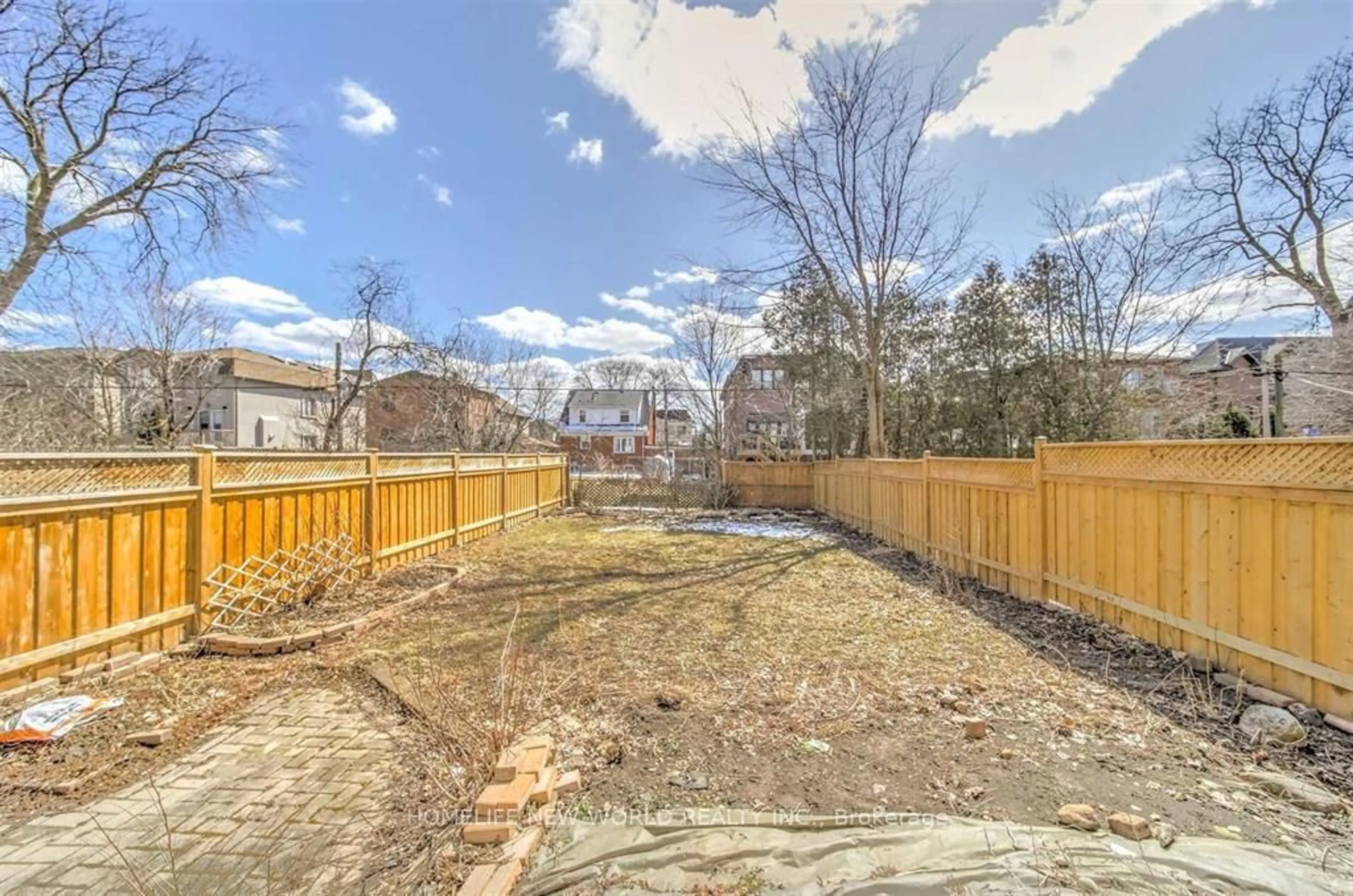 Patio, street for 101 Parkview Ave, Toronto Ontario M2N 3Y4