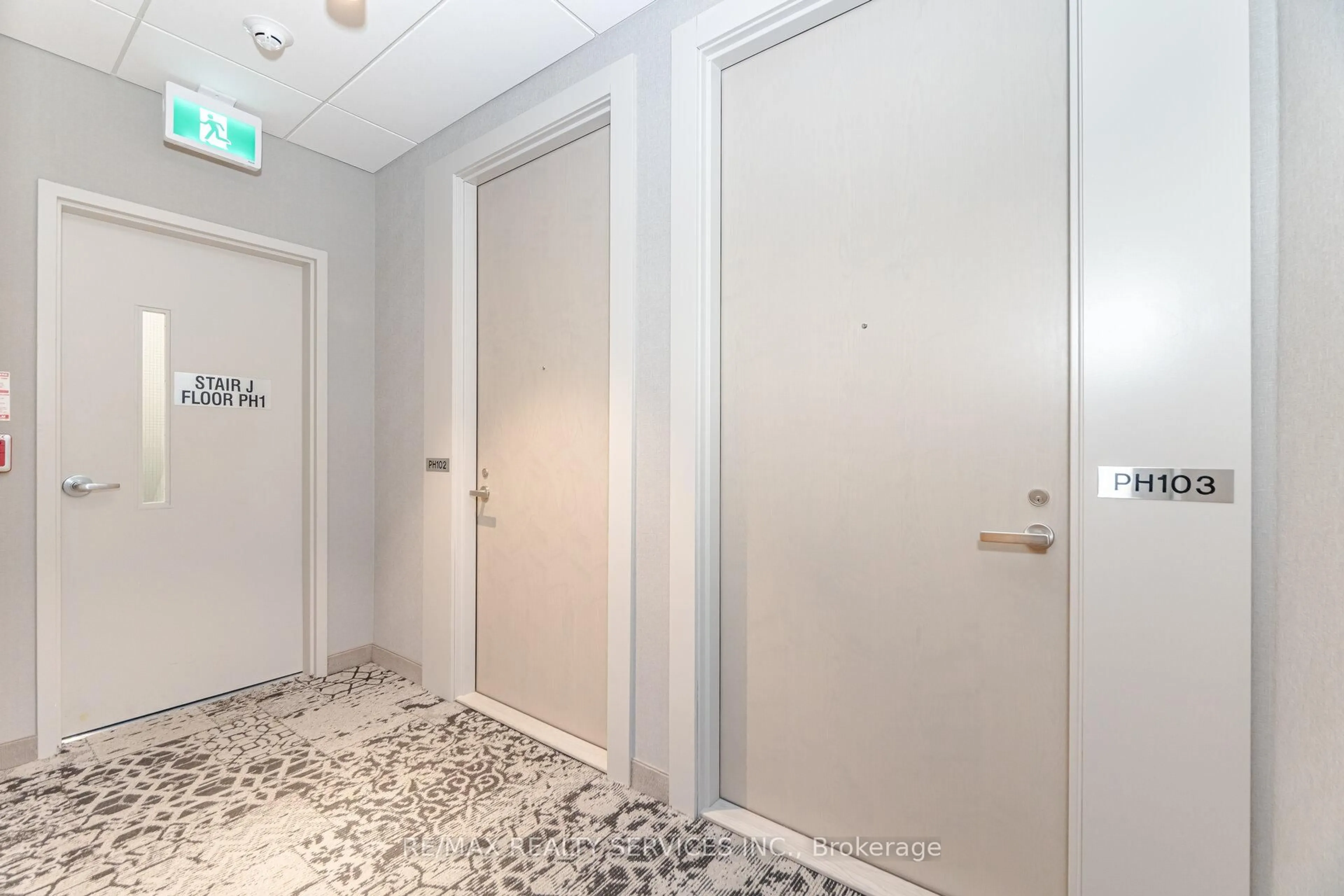 Unknown for 138 Downes St #PH103, Toronto Ontario M5E 0E4