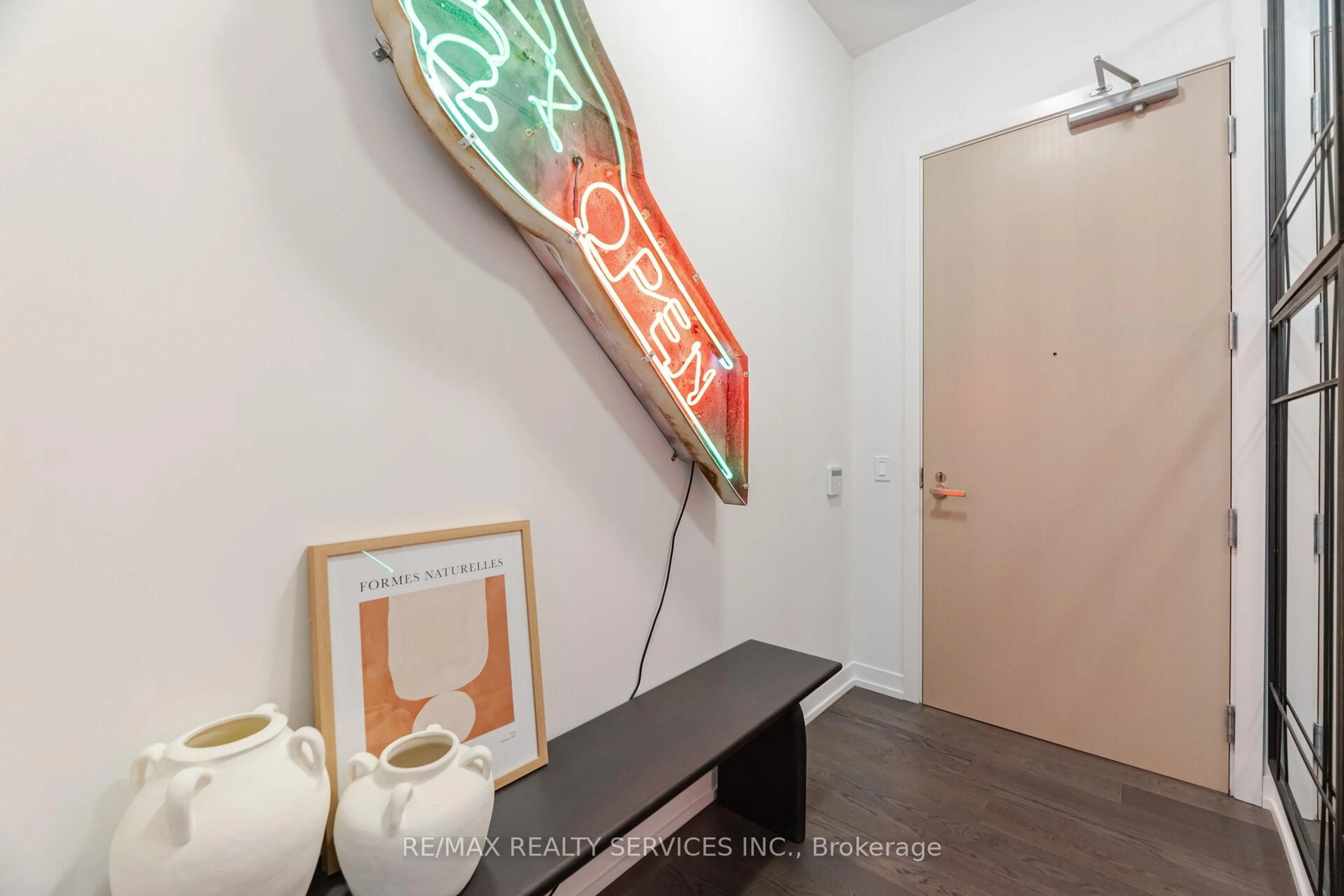 Indoor entryway for 138 Downes St #PH103, Toronto Ontario M5E 0E4