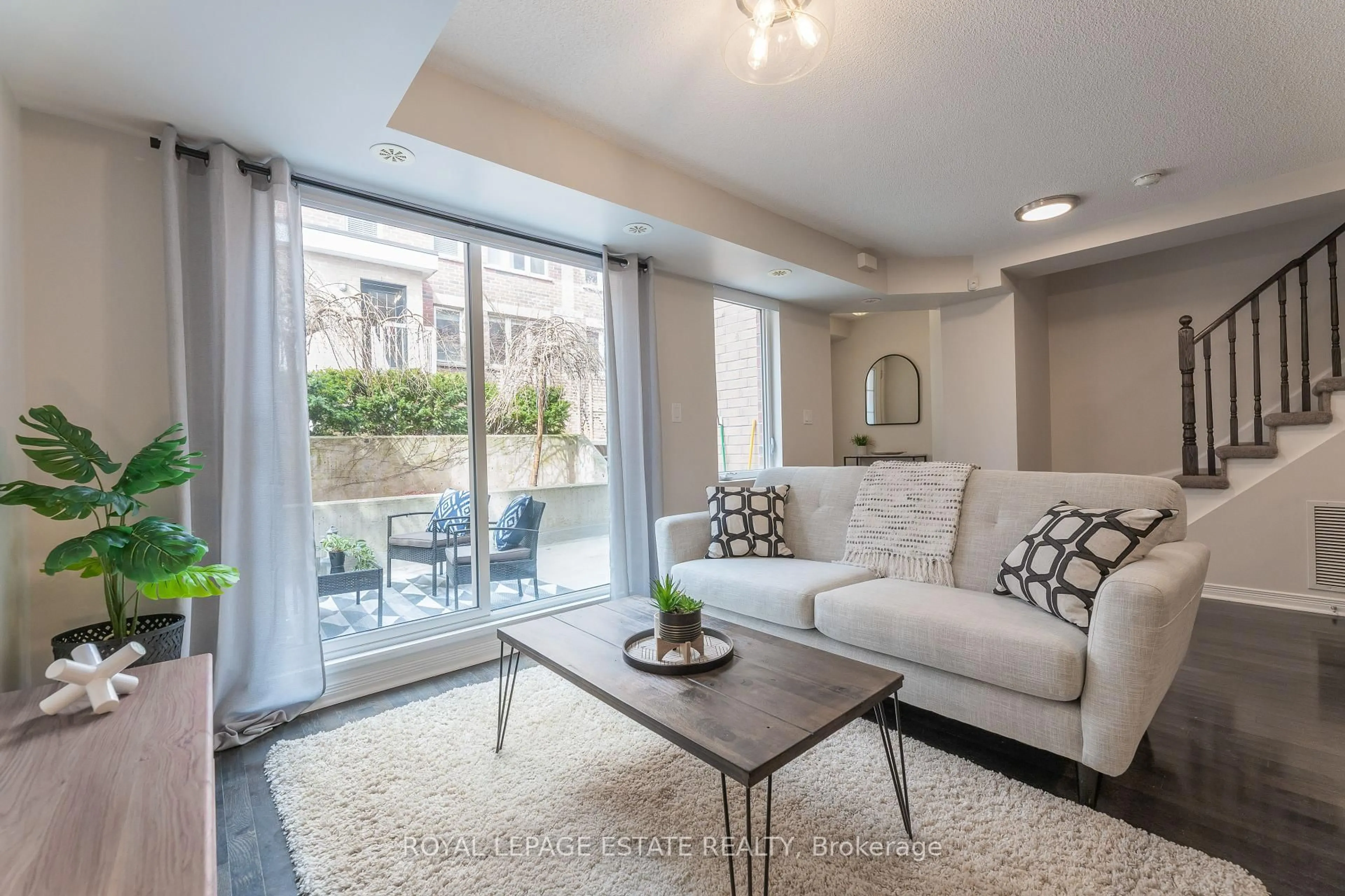 Living room with furniture, unknown for 1 Ruttan St #114, Toronto Ontario M6P 0A1