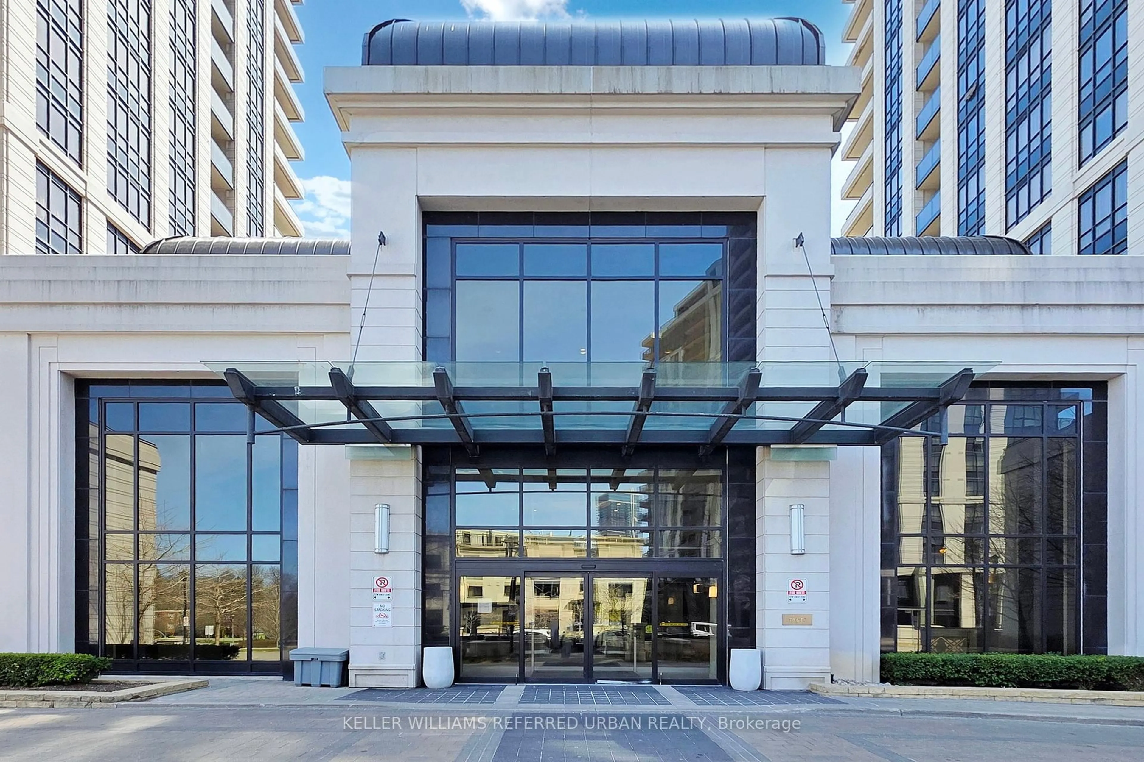 Indoor foyer for 100 Harrison Garden Blvd #409, Toronto Ontario M2N 0C2