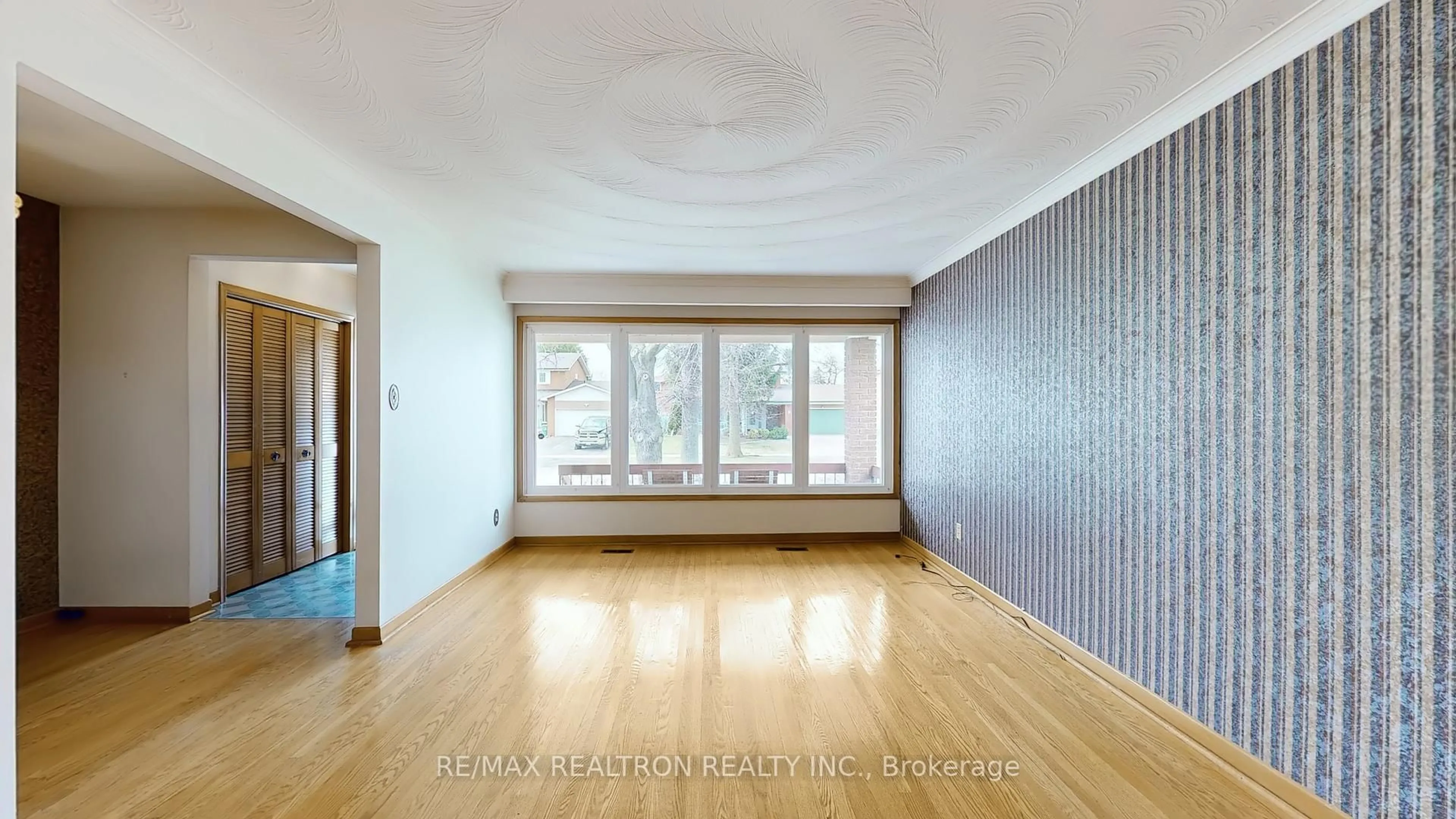 A pic of a room for 3 Taverly Rd, Toronto Ontario M2J 4E4