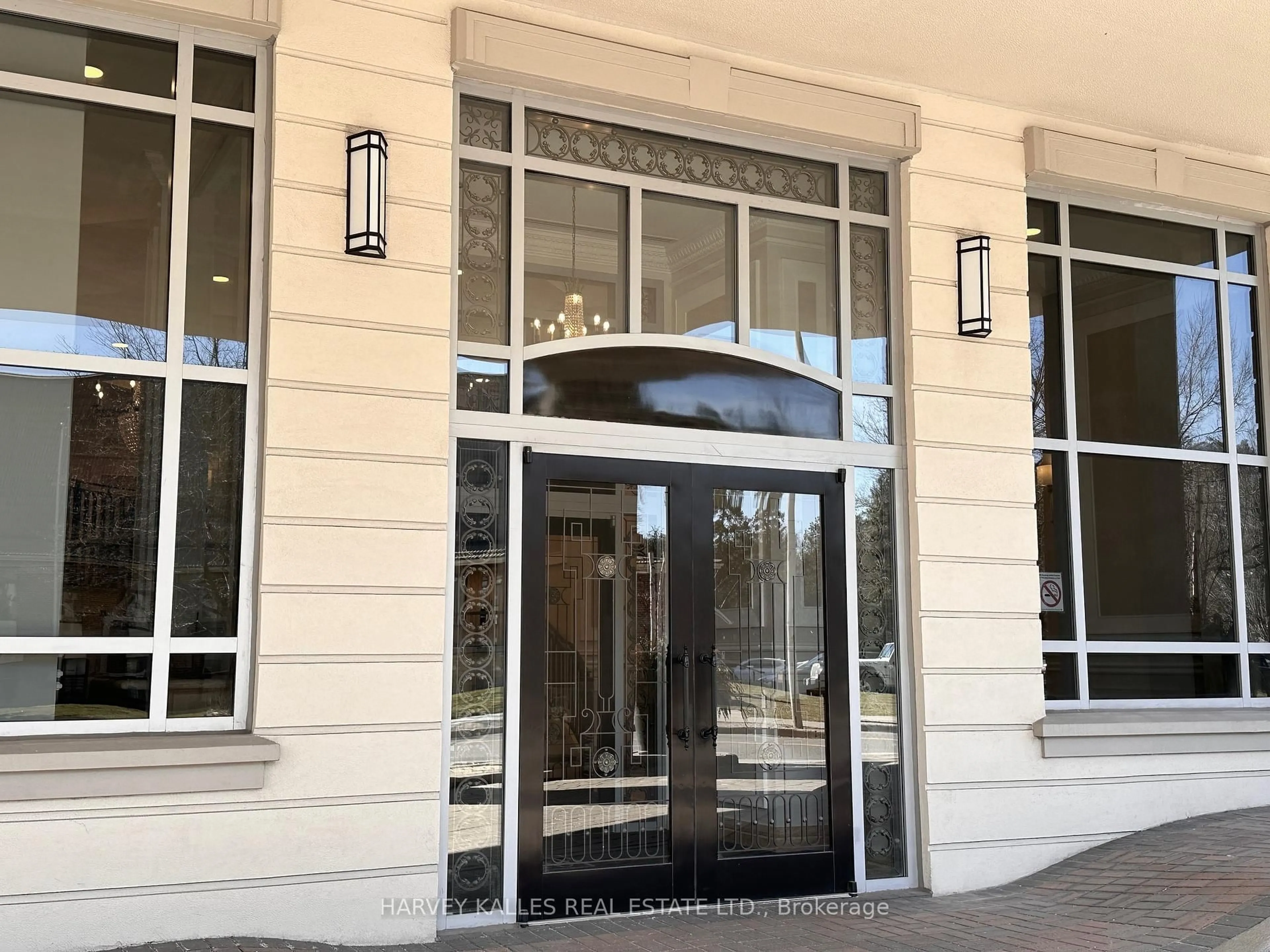Indoor foyer for 10 Old York Mills Rd #605, Toronto Ontario M2P 2G9