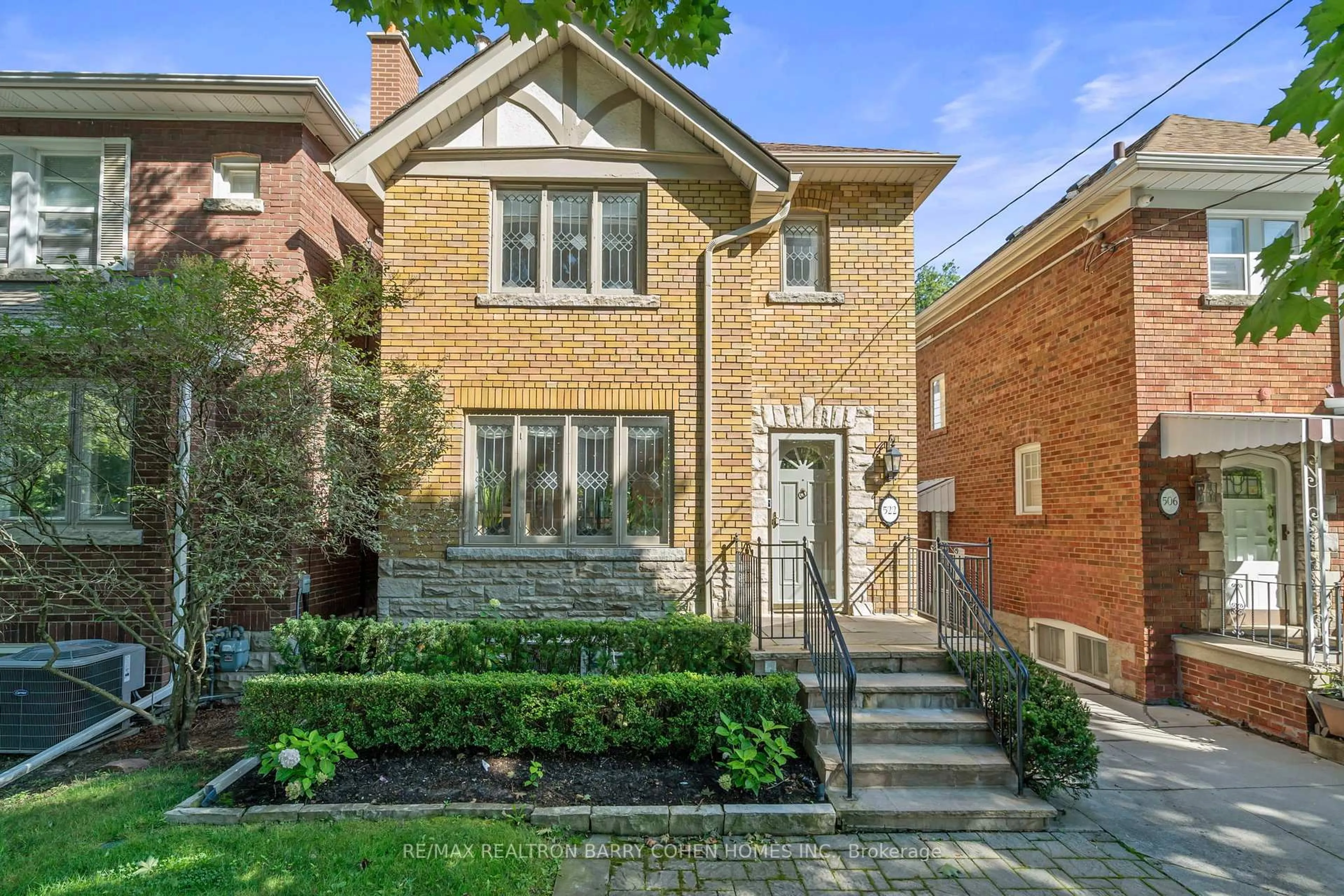 Home with brick exterior material, street for 522 Roselawn Ave, Toronto Ontario M5N 1J8