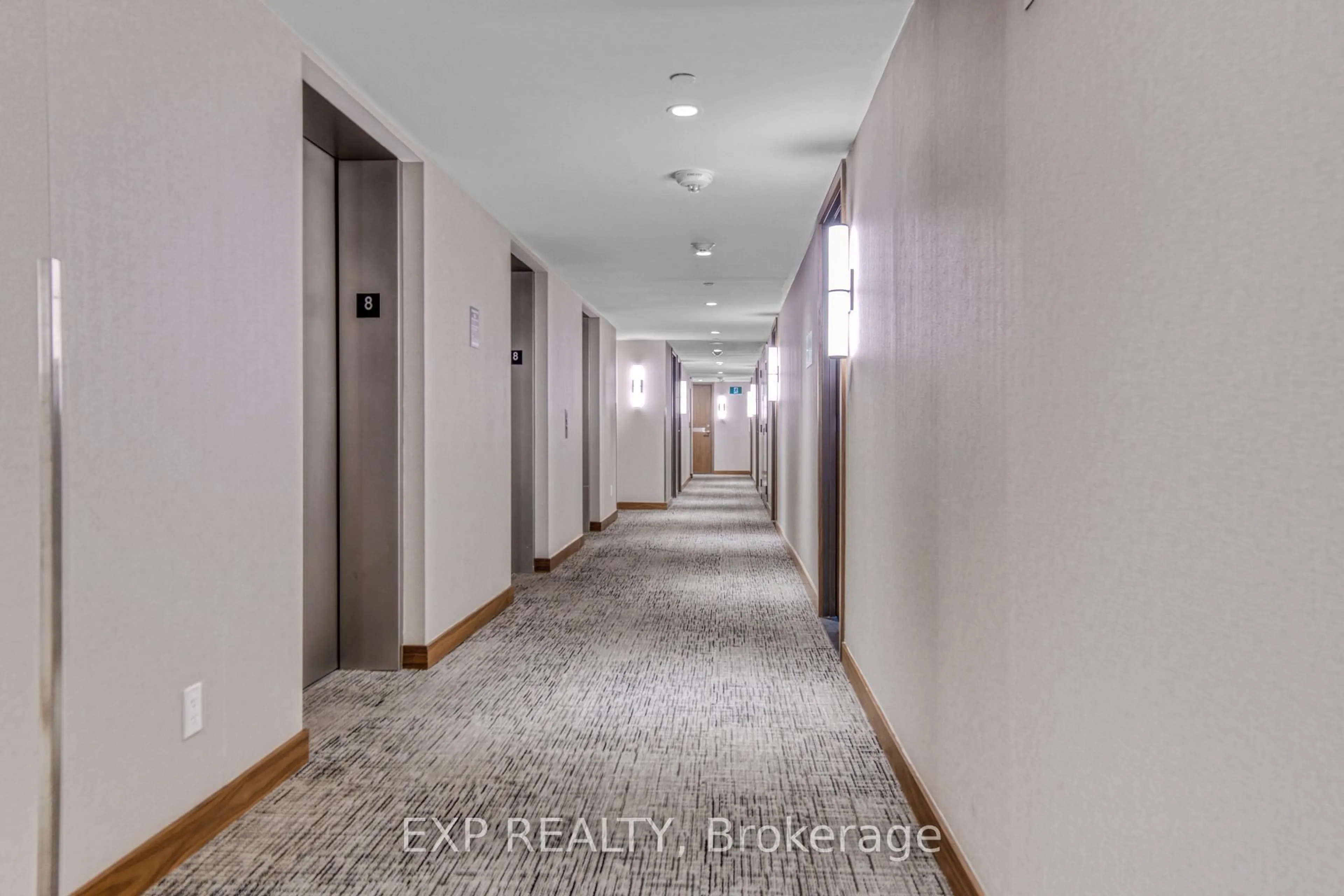 Indoor foyer for 19 Bathurst St #811, Toronto Ontario M5V 0N2