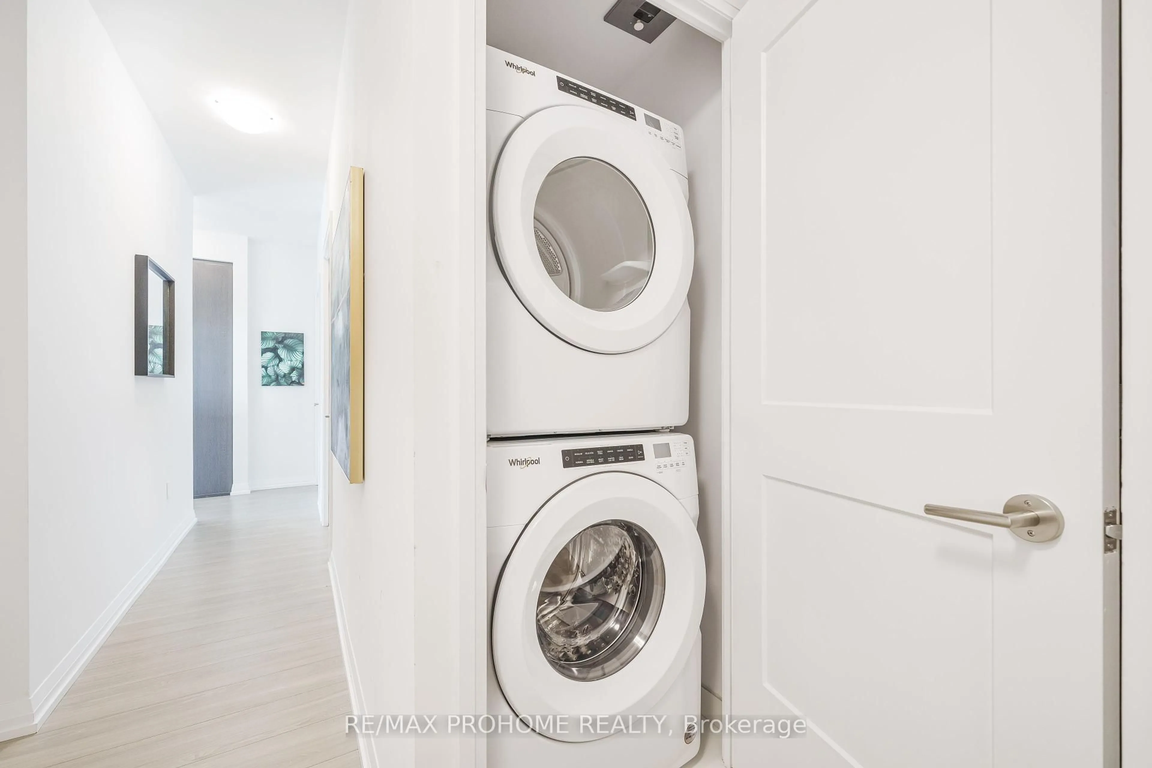 Laundry room for 50 Dunfield Ave #2312, Toronto Ontario M4S 0E4