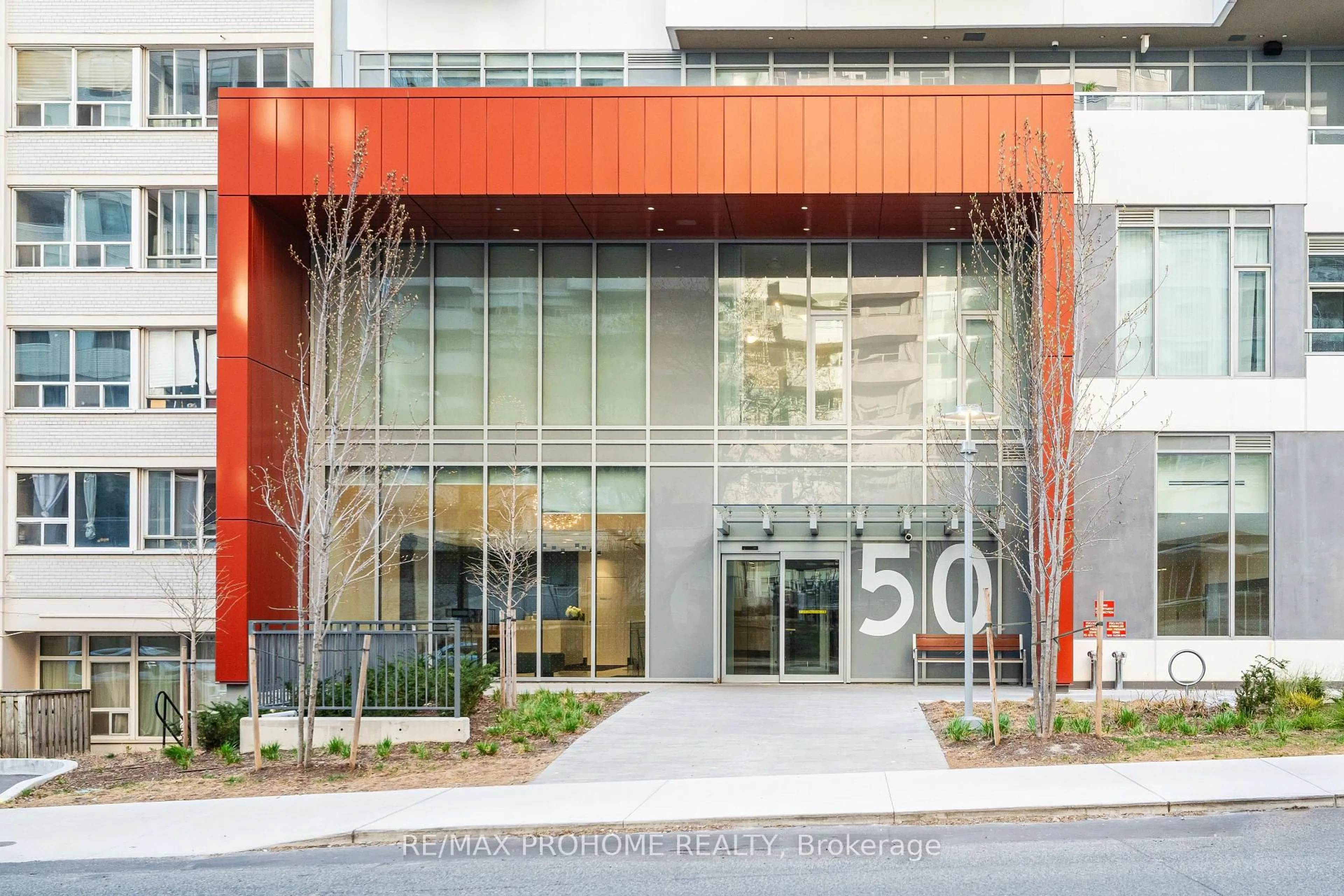 Indoor foyer for 50 Dunfield Ave #2312, Toronto Ontario M4S 0E4