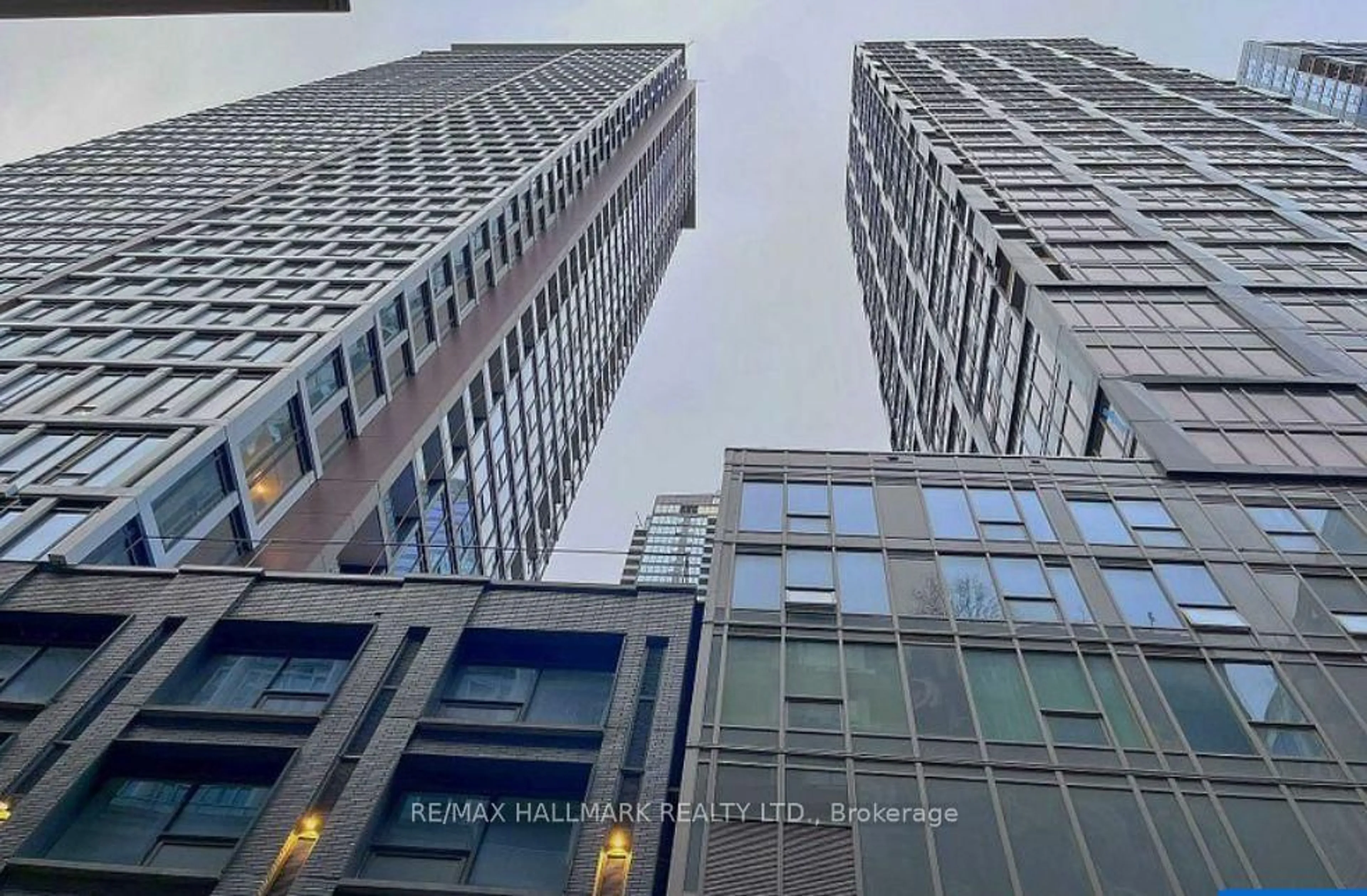 A pic from outside/outdoor area/front of a property/back of a property/a pic from drone, city buildings view from balcony for 35 Mercer St #2014, Toronto Ontario M5V 0V1