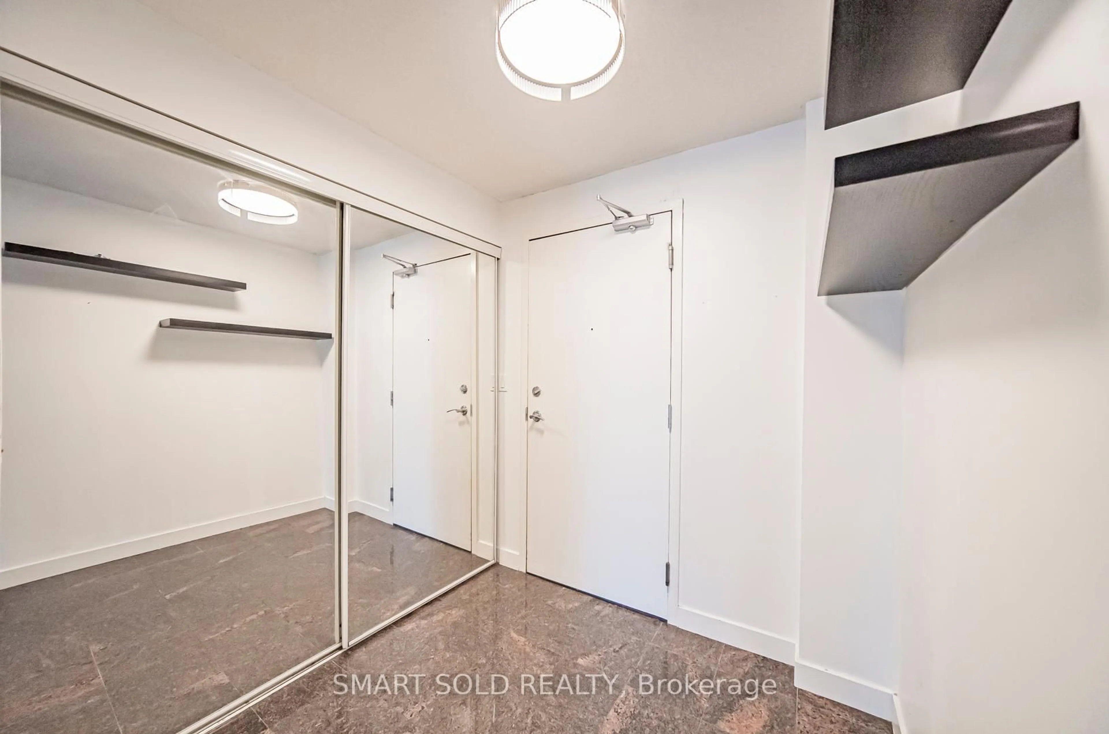 Unknown for 81 Navy Wharf Crt #2710, Toronto Ontario M5V 3S2