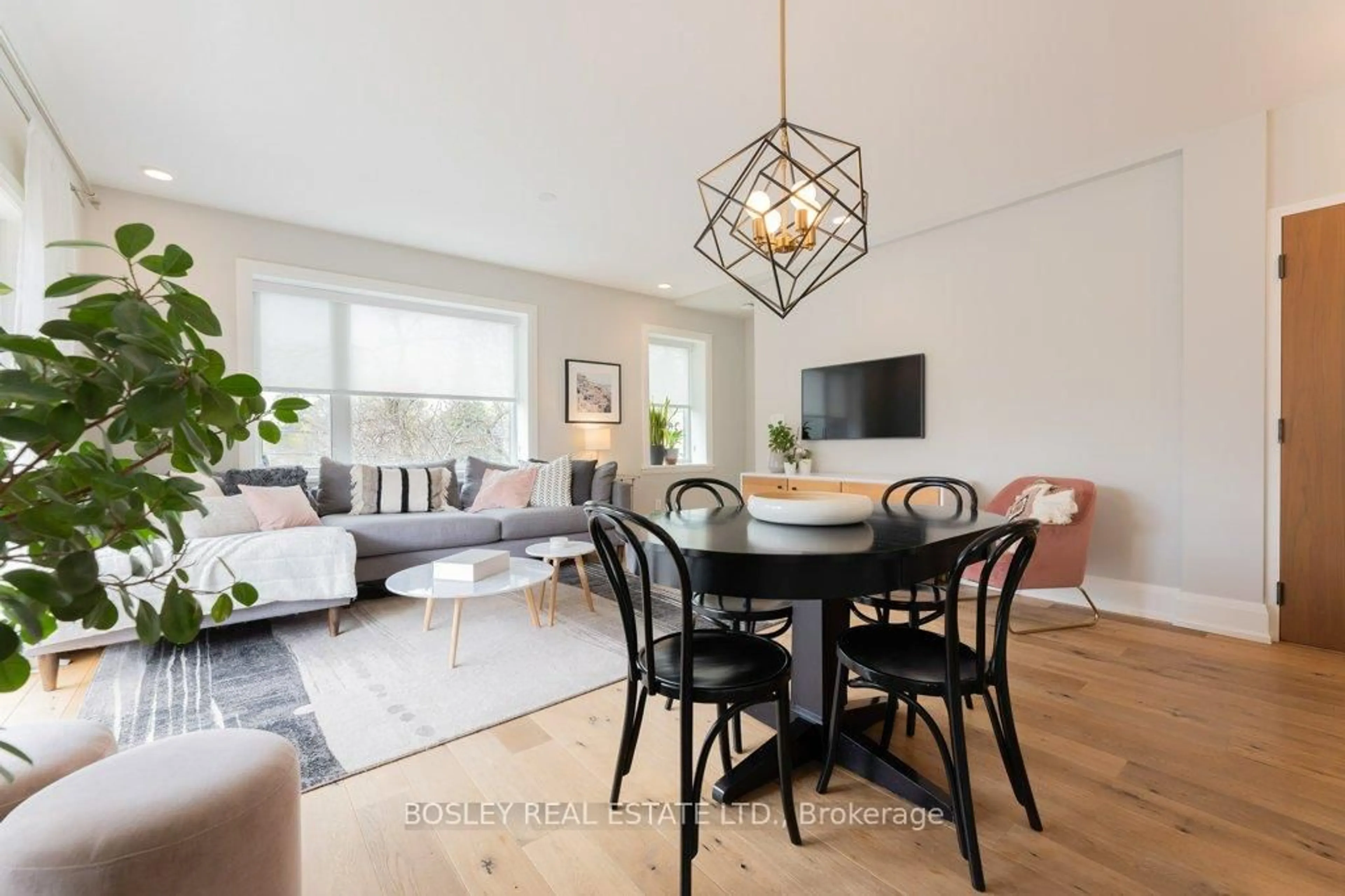 Living room with furniture, unknown for 1733 Bathurst St #3A, Toronto Ontario M5P 3K4