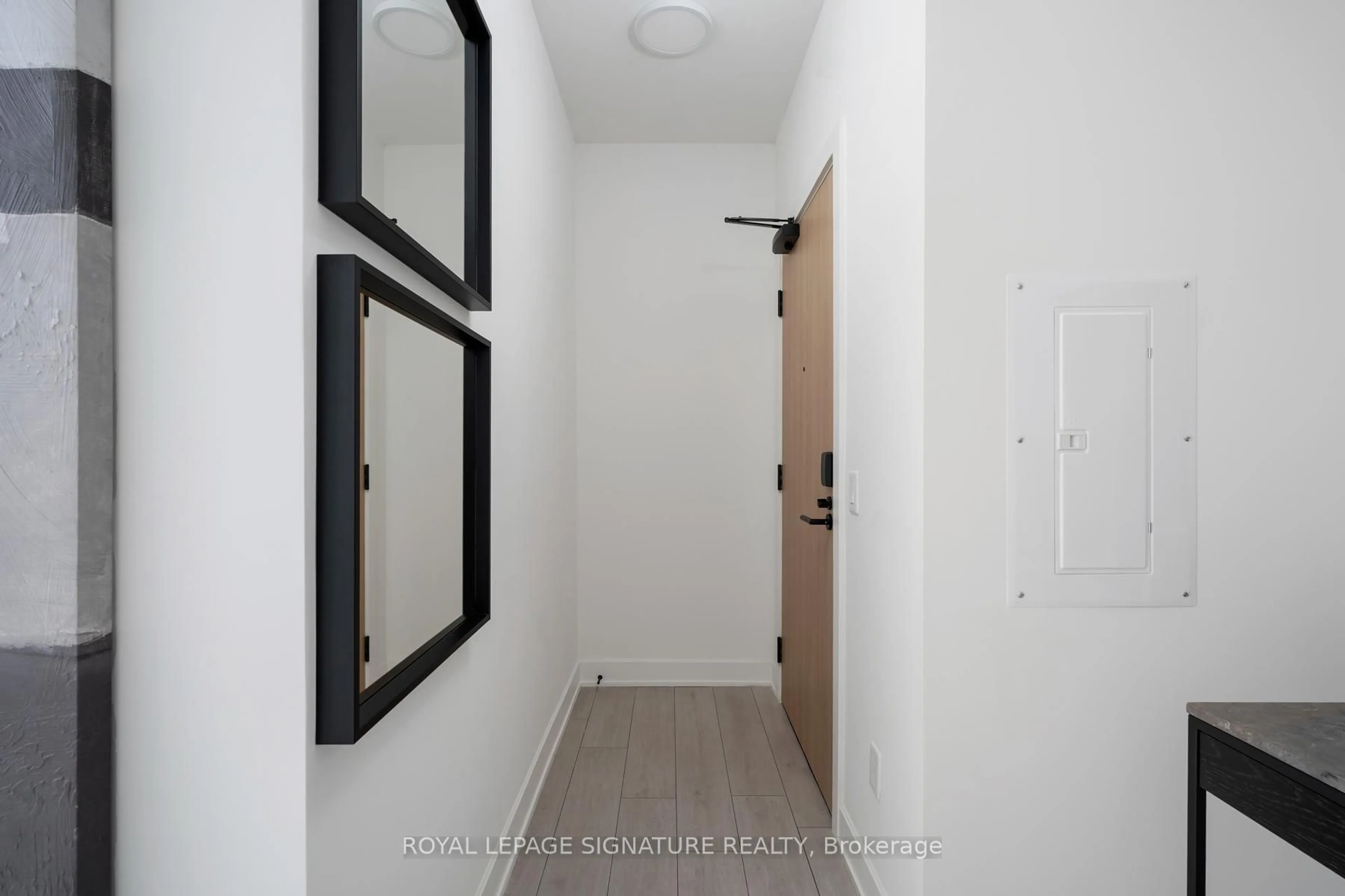 Indoor entryway for 15 Mercer St #1308, Toronto Ontario M5V 1H2