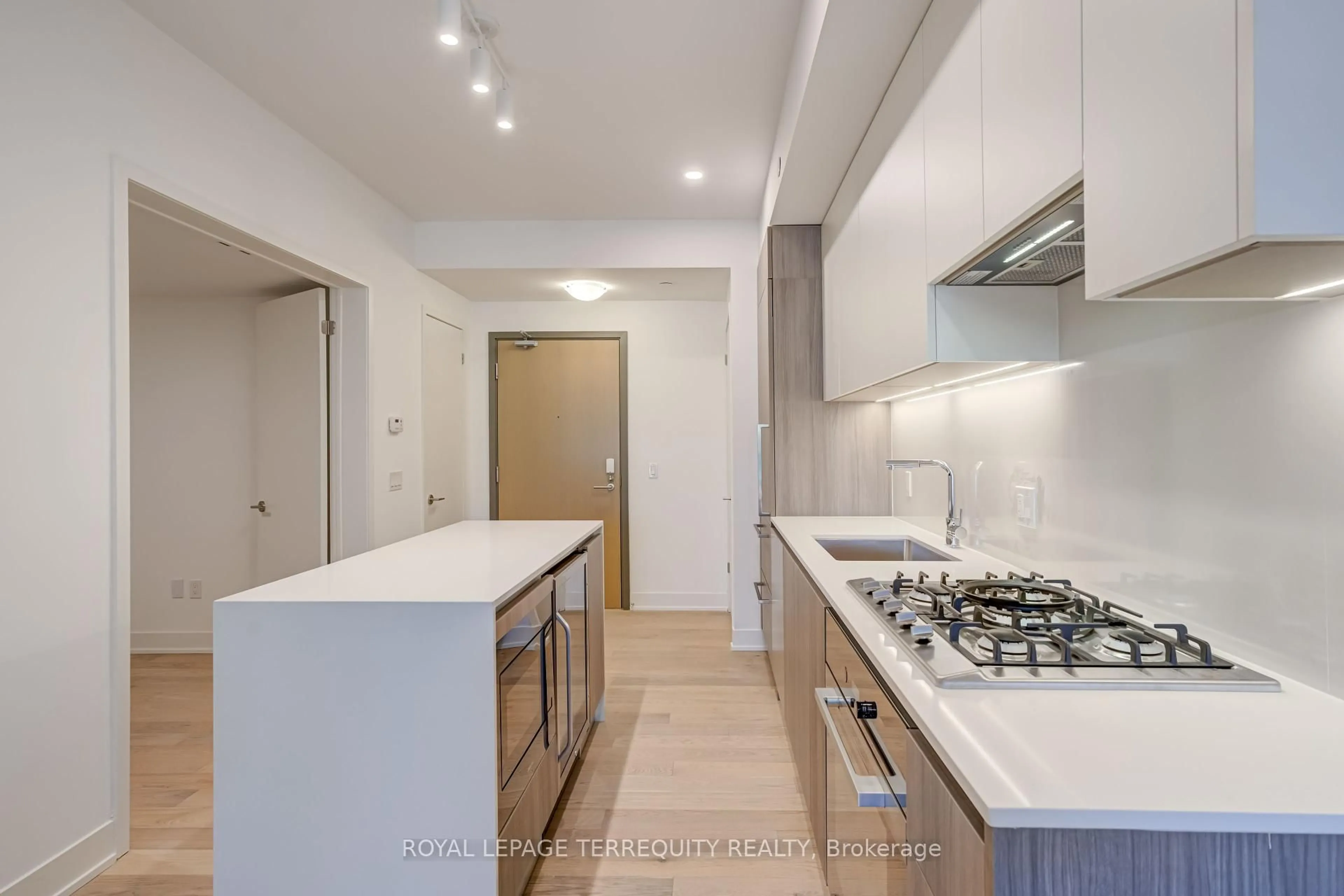 Standard kitchen, unknown for 200 Keewatin Ave #301, Toronto Ontario M4P 1Z8