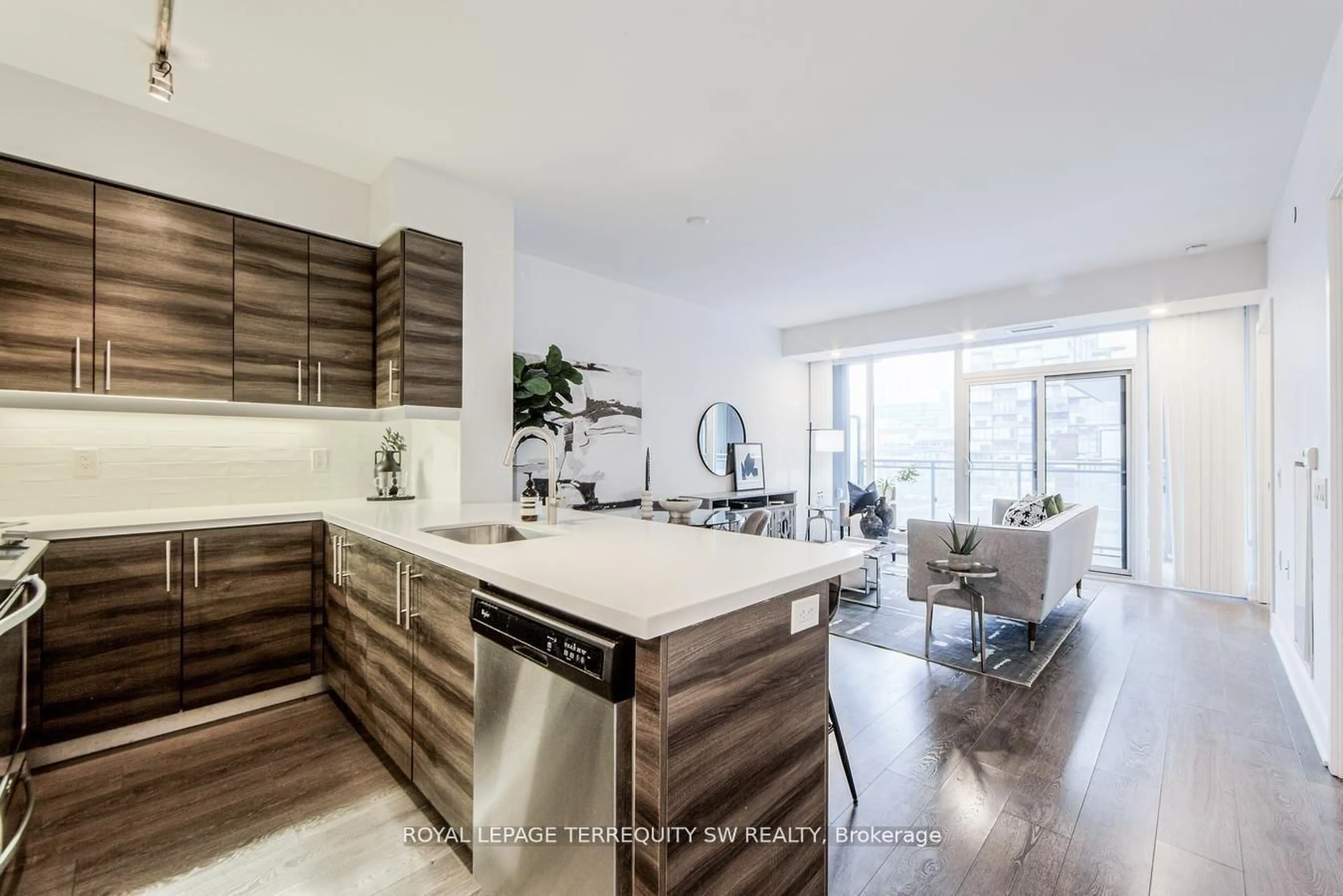 Open concept kitchen, unknown for 525 Adelaide St #819, Toronto Ontario M5V 0N7