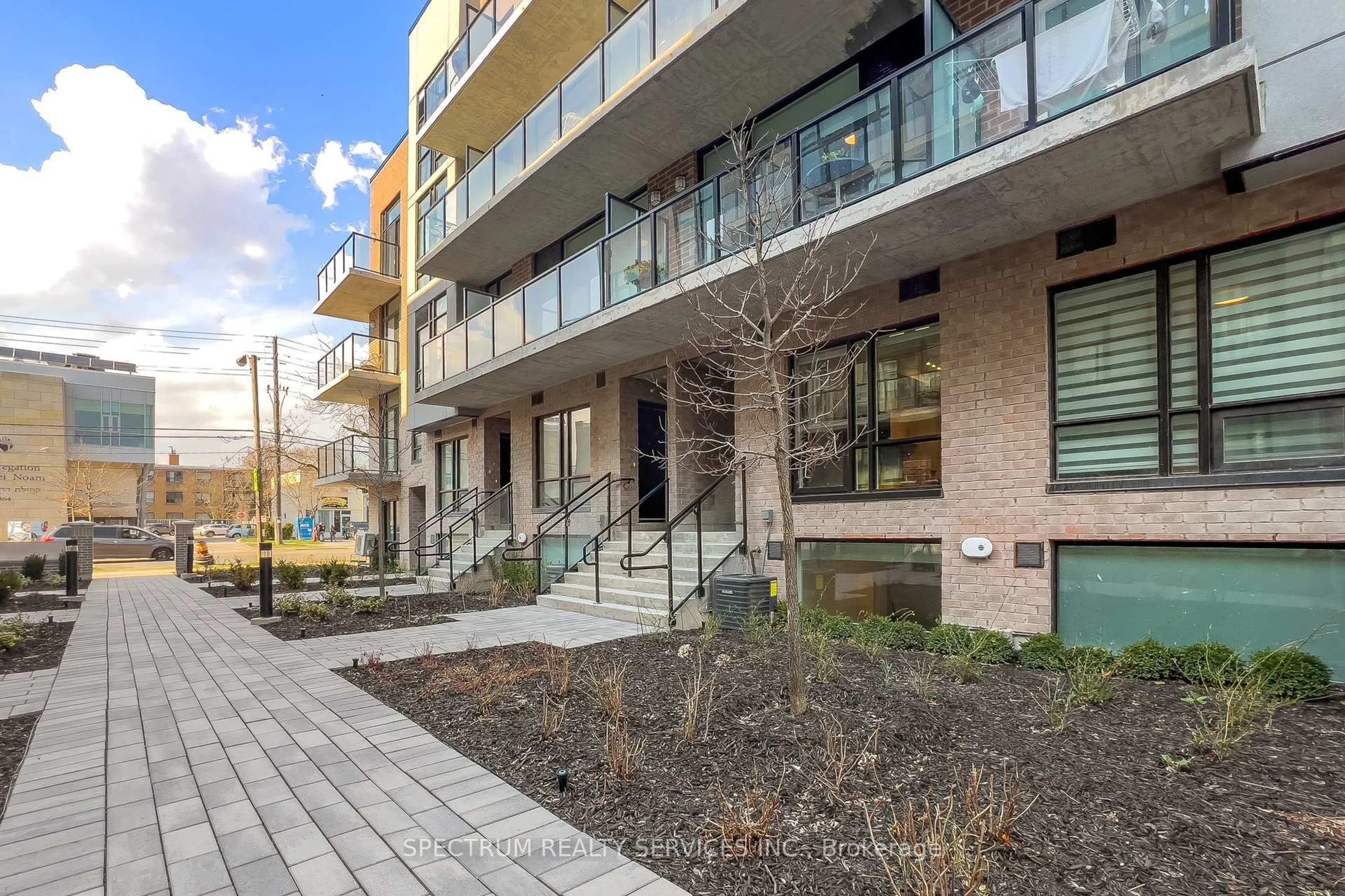 Patio, street for 851 SHEPPARD Ave #4, Toronto Ontario M3H 0G2