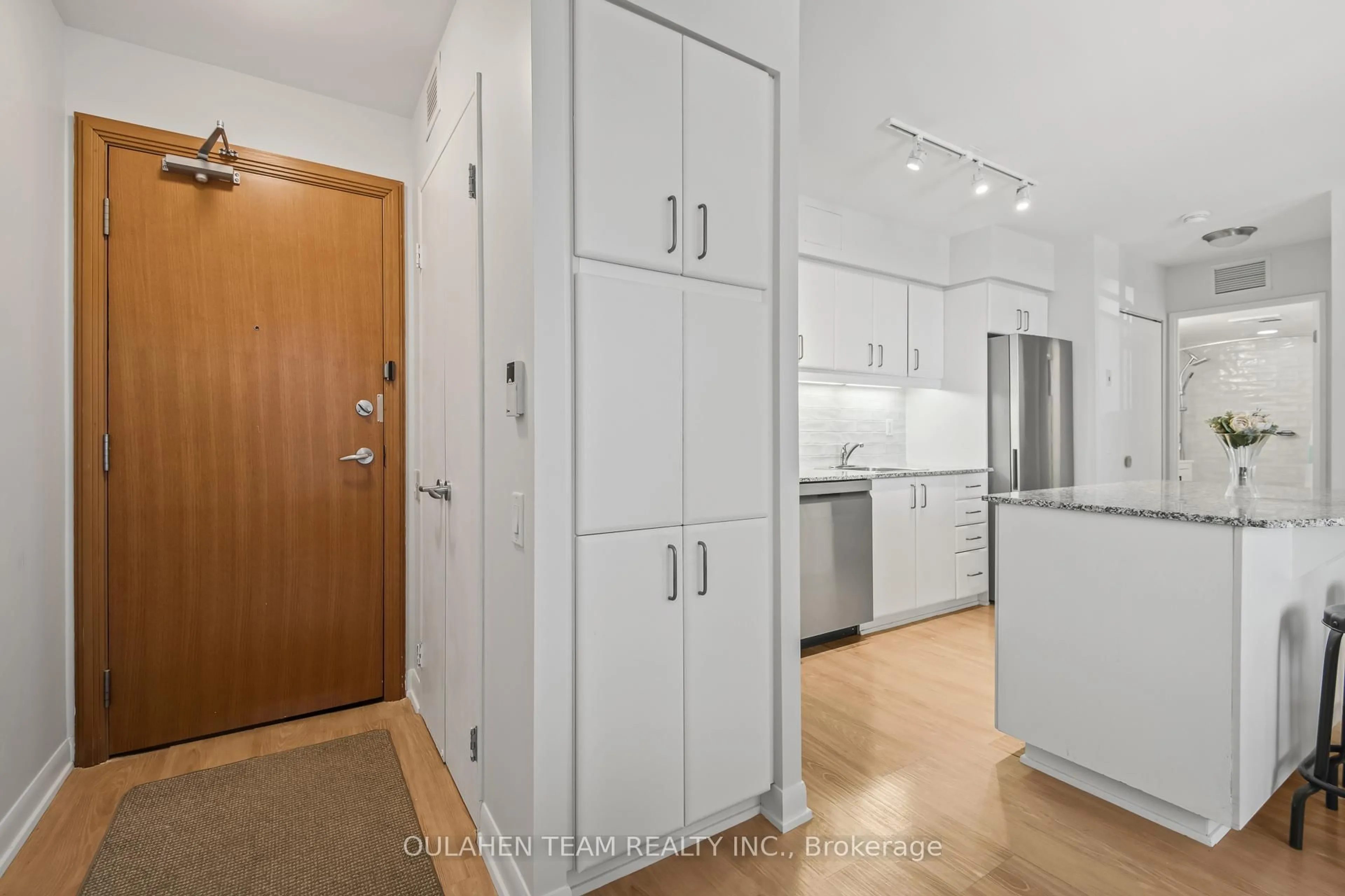 Unknown for 33 Sheppard Ave #1106, Toronto Ontario M2N 7K1