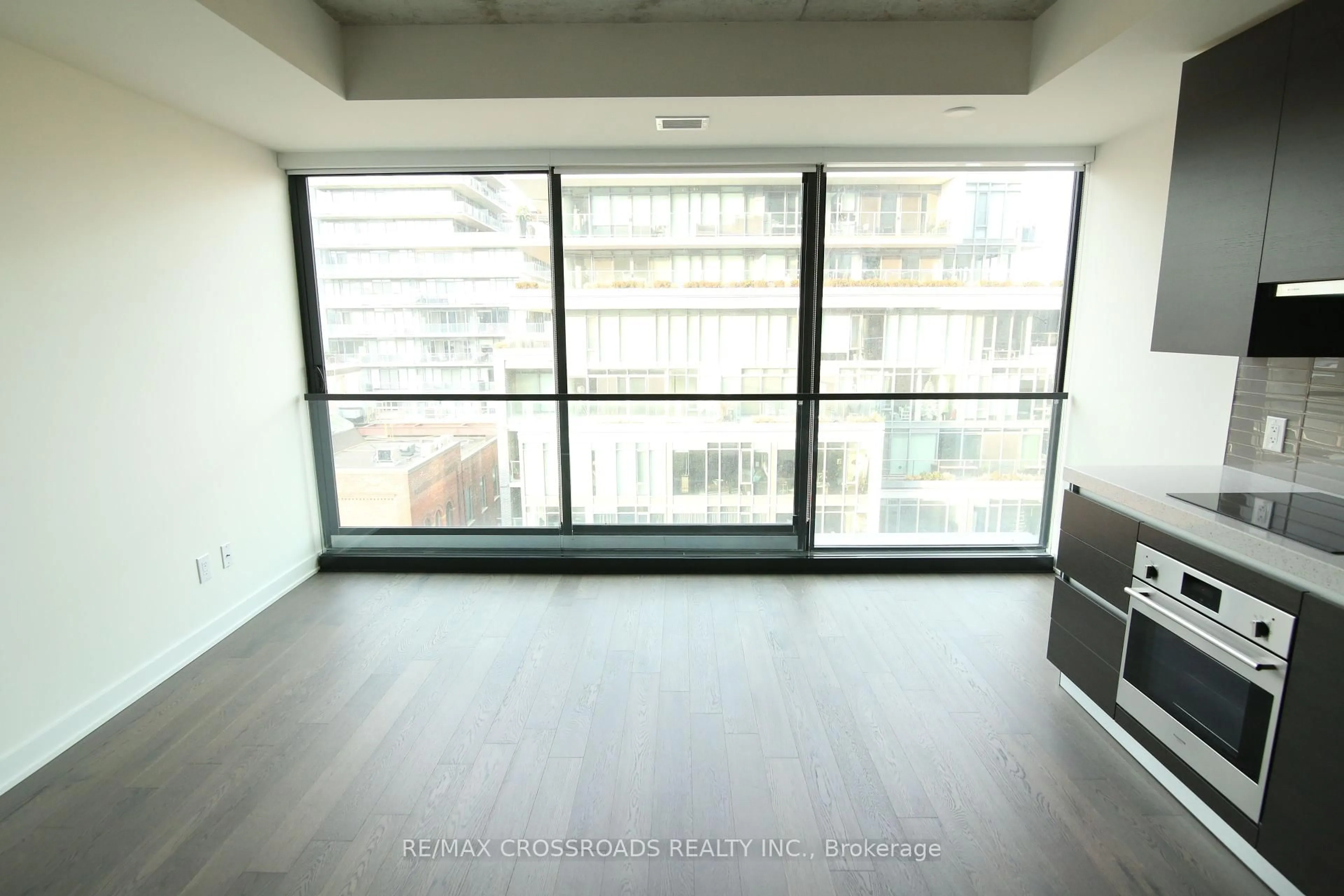 A pic of a room for 629 King St #720, Toronto Ontario M5V 0G9