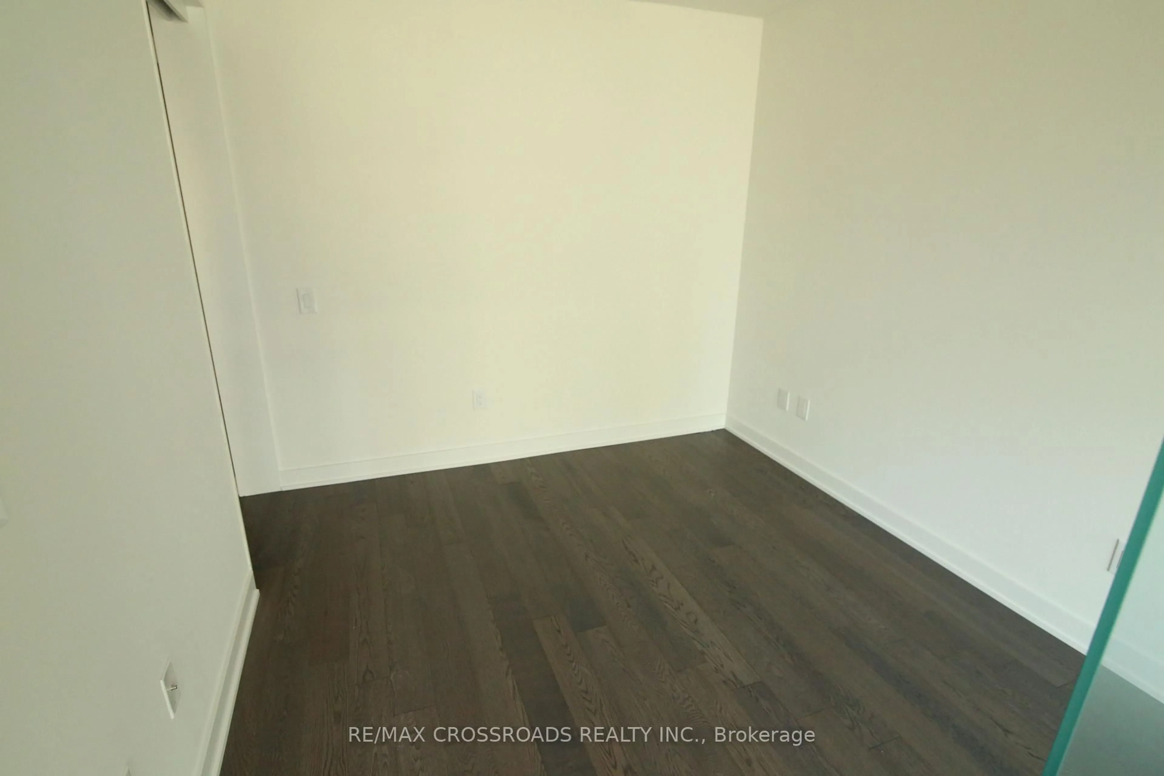 A pic of a room for 629 King St #720, Toronto Ontario M5V 0G9