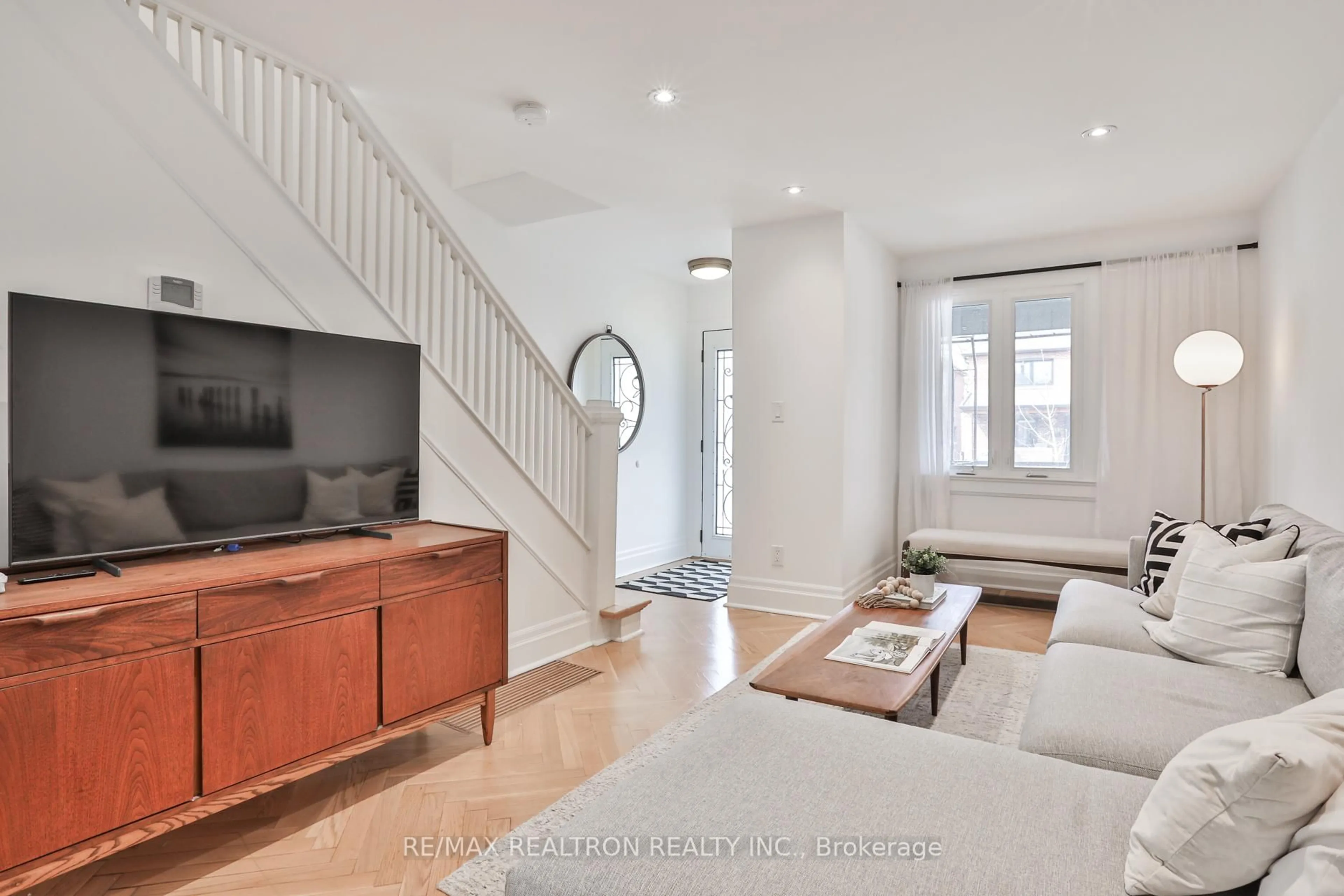 Unknown for 337 Winona Dr, Toronto Ontario M6C 3T2