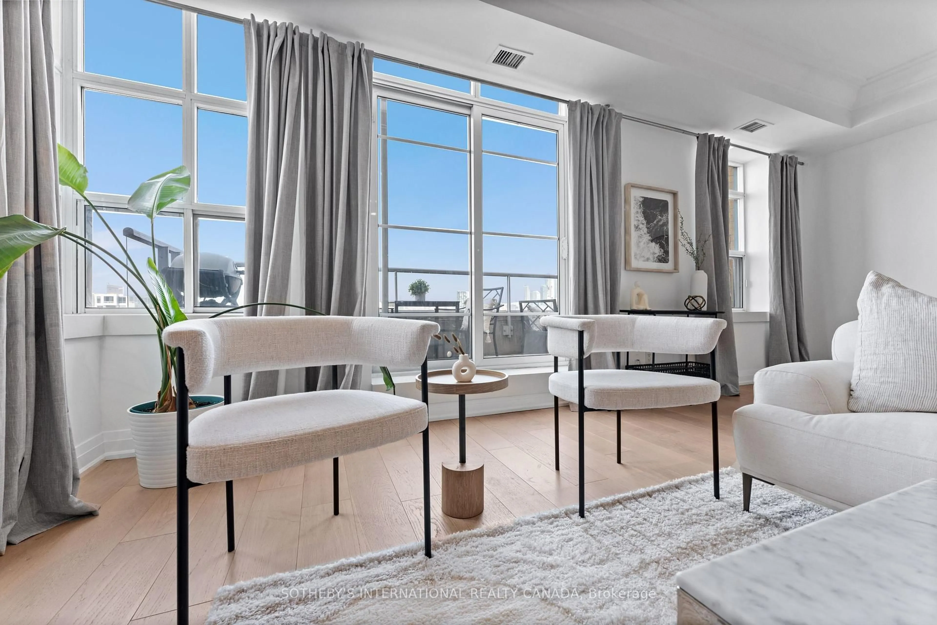 Living room with furniture, unknown for 438 Richmond St #1406, Toronto Ontario M5V 3S6