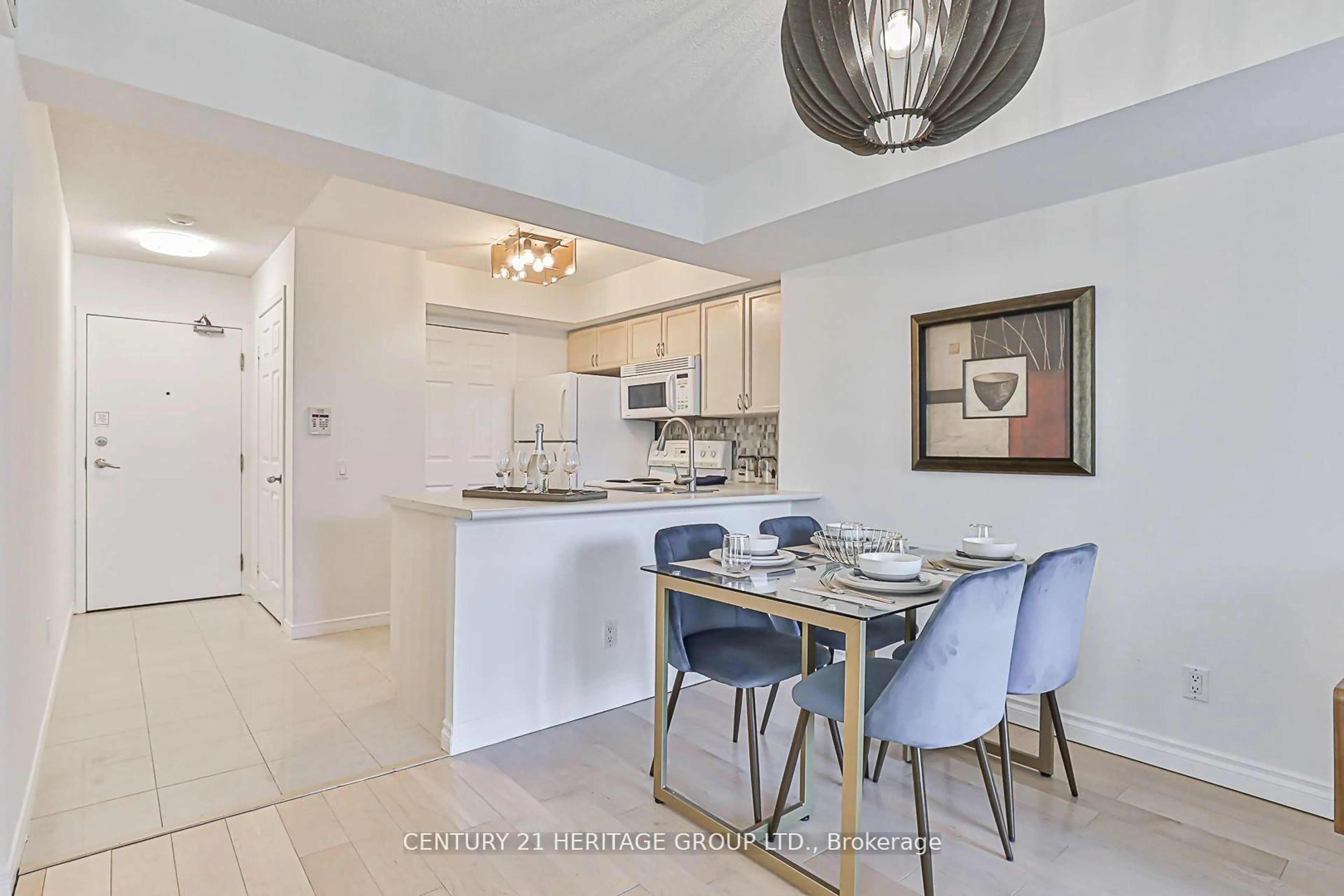 Open concept kitchen, ceramic/tile floor for 30 Harrison Garden Blvd #701, Toronto Ontario M2N 7A9