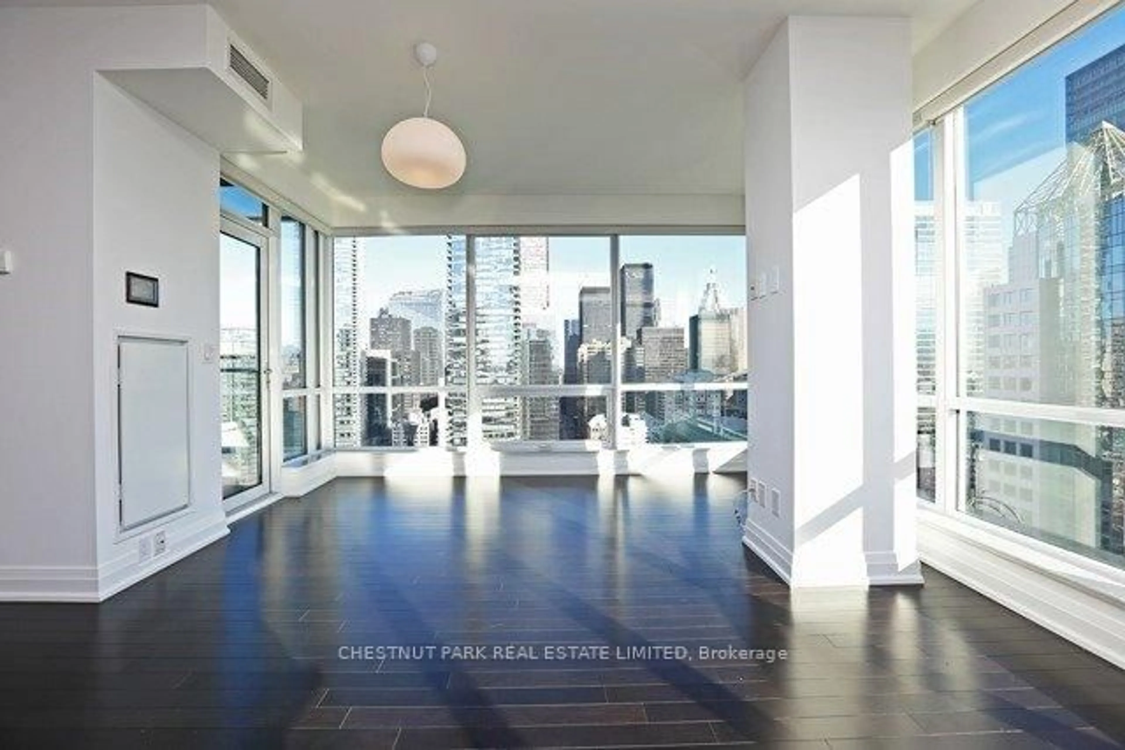 Indoor foyer for 80 John St #2812, Toronto Ontario M5V 3X4