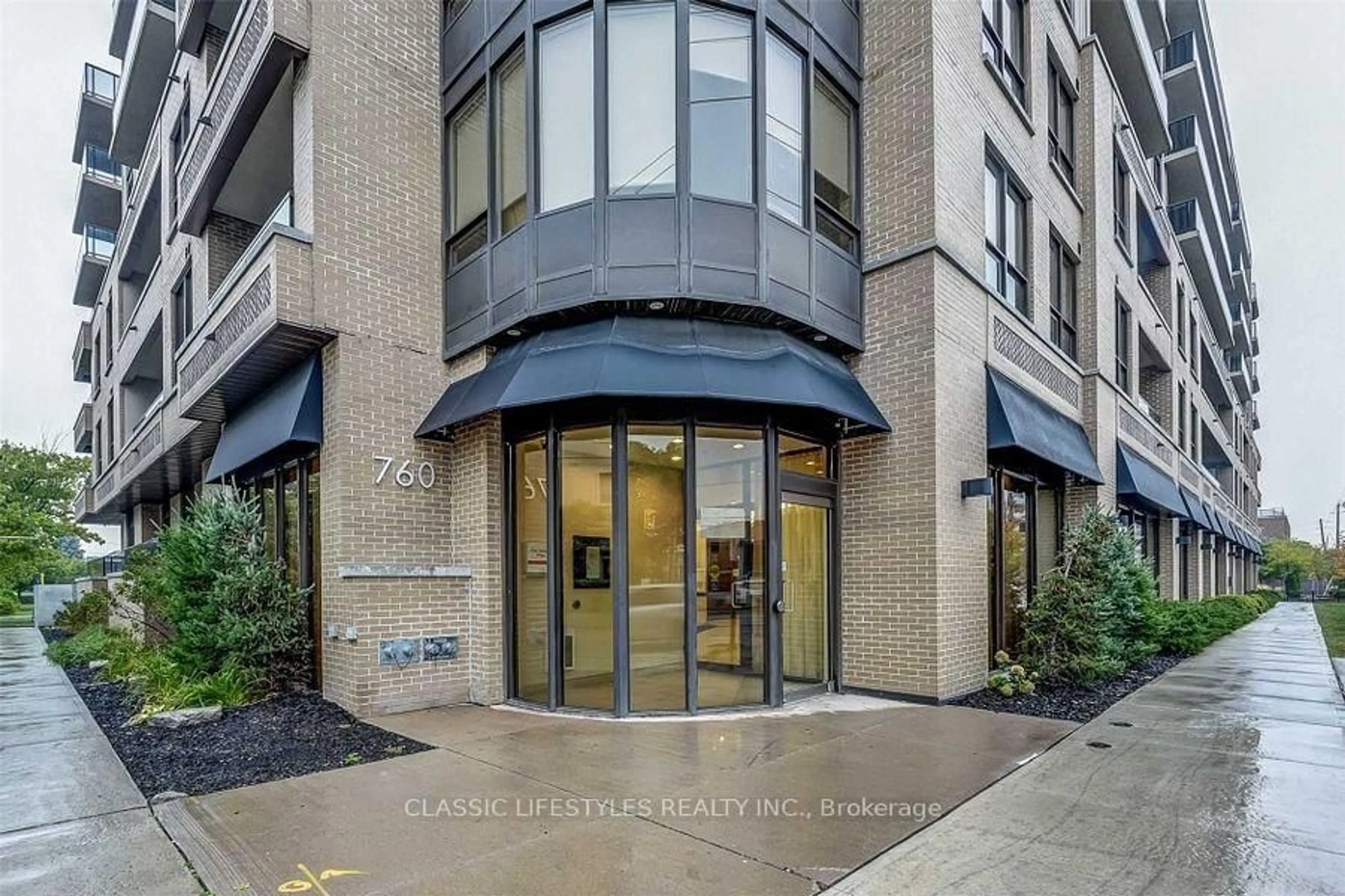 Indoor foyer for 760 Sheppard Ave #906, Toronto Ontario M3H 2S8