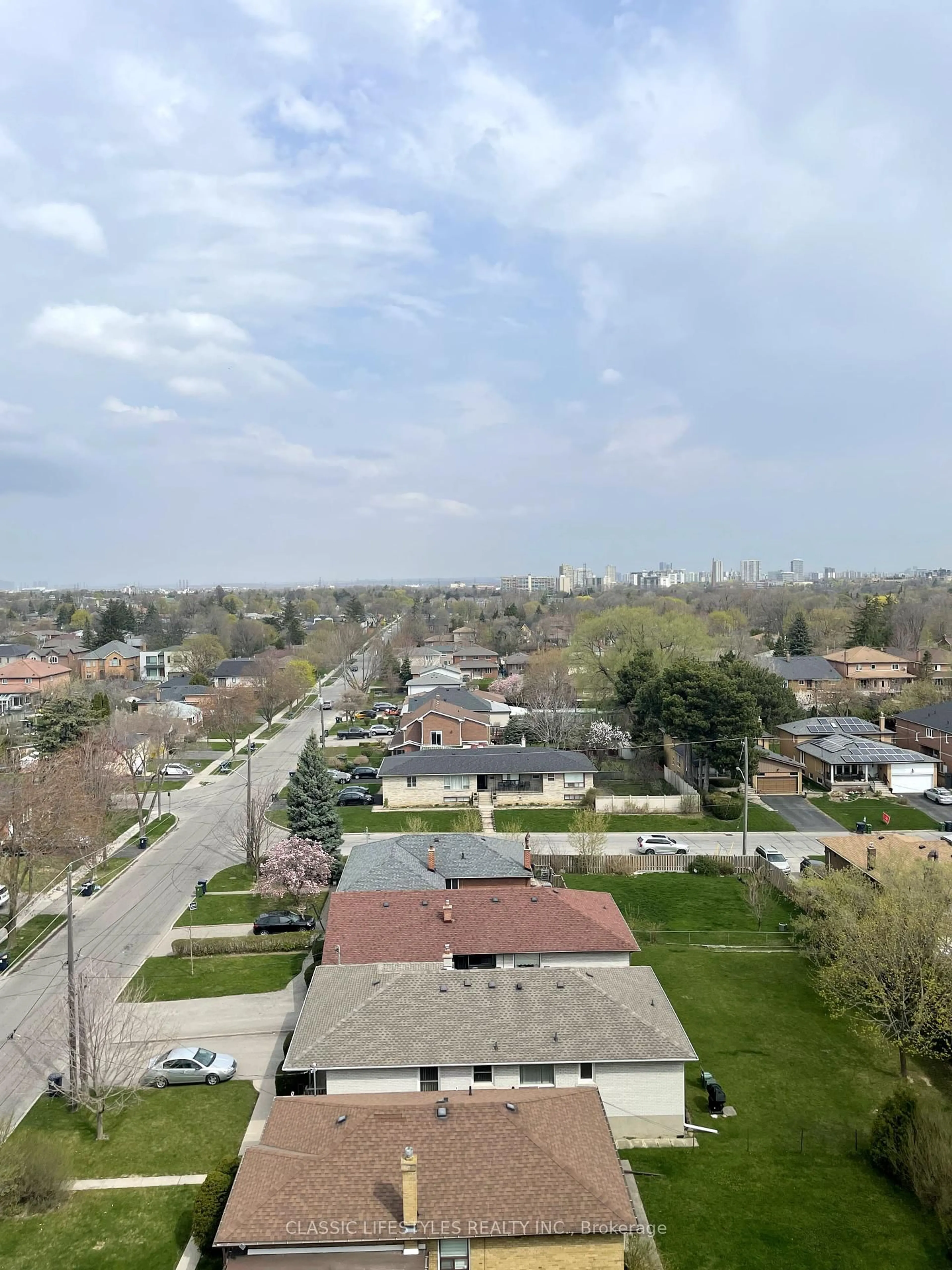 A pic from outside/outdoor area/front of a property/back of a property/a pic from drone, city buildings view from balcony for 760 Sheppard Ave #906, Toronto Ontario M3H 2S8