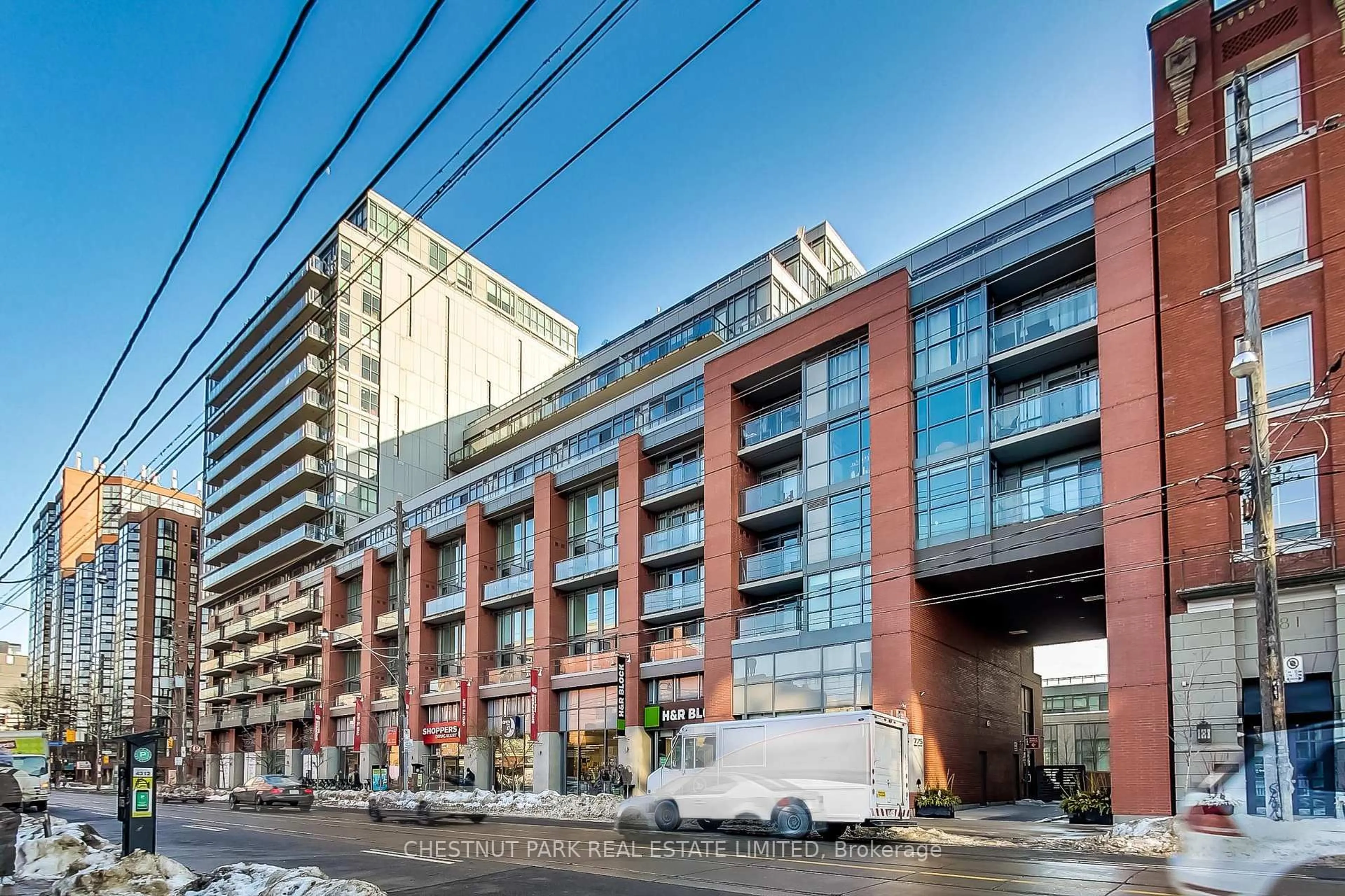 Patio, building for 775 King St #1007, Toronto Ontario M5V 1N4