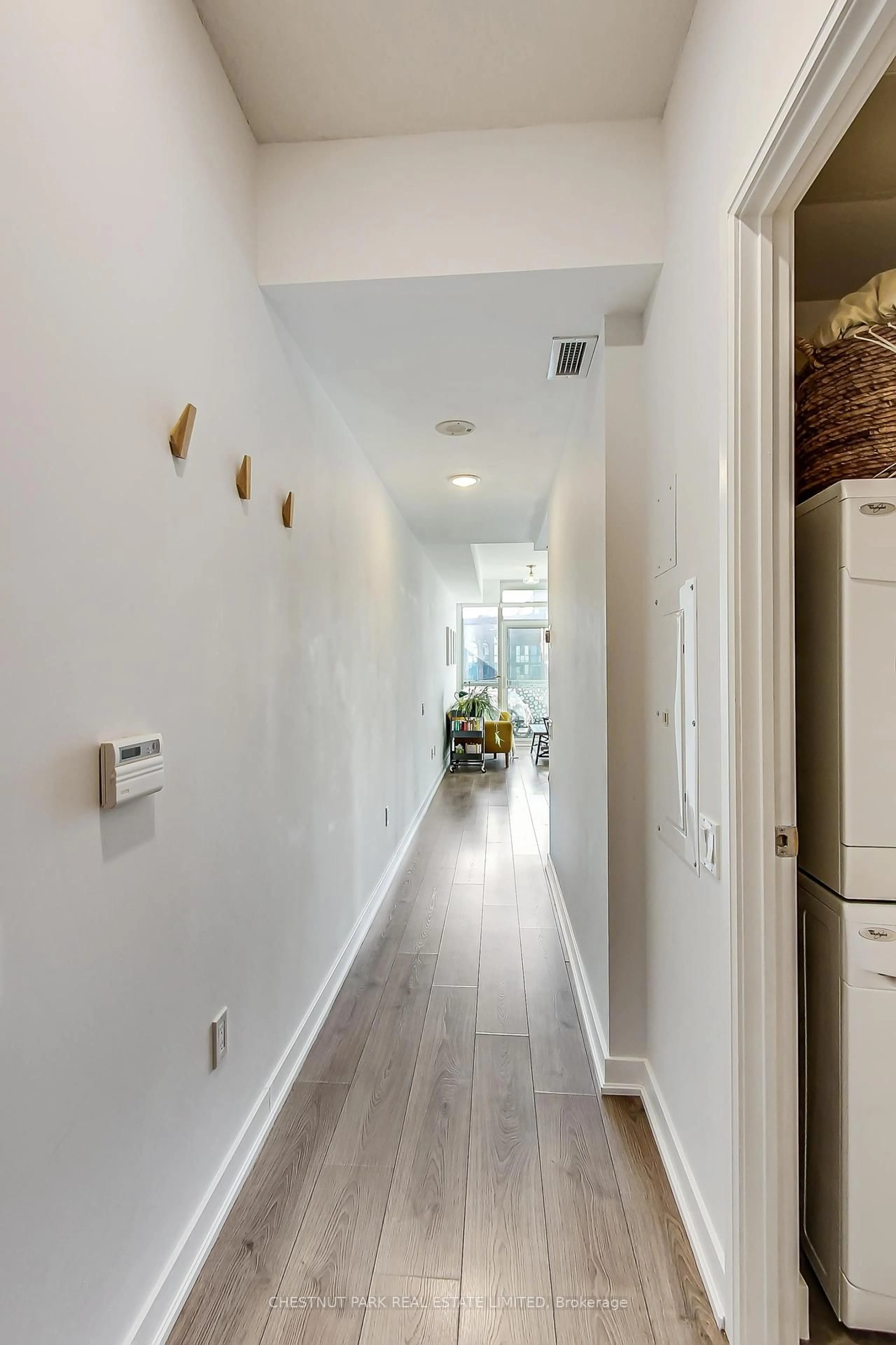 Indoor entryway for 775 King St #1007, Toronto Ontario M5V 1N4