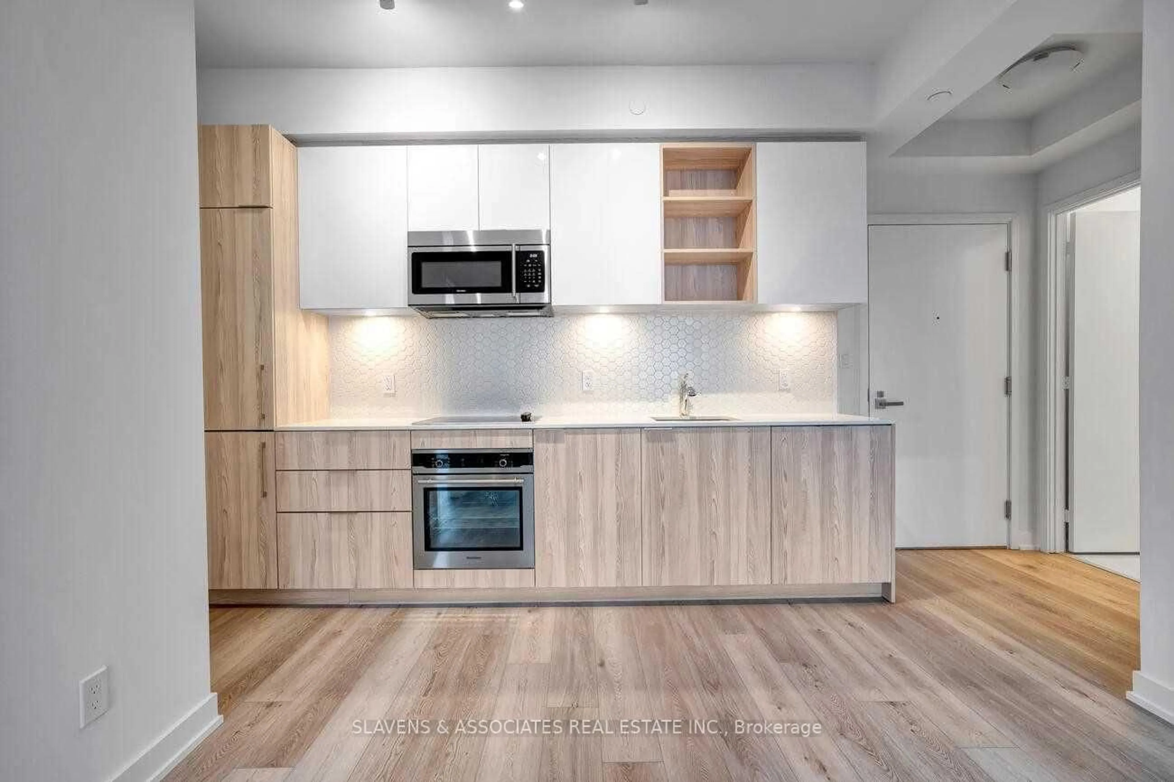 Standard kitchen, wood/laminate floor for 50 Ordnance St #2912, Toronto Ontario M6K 0C9