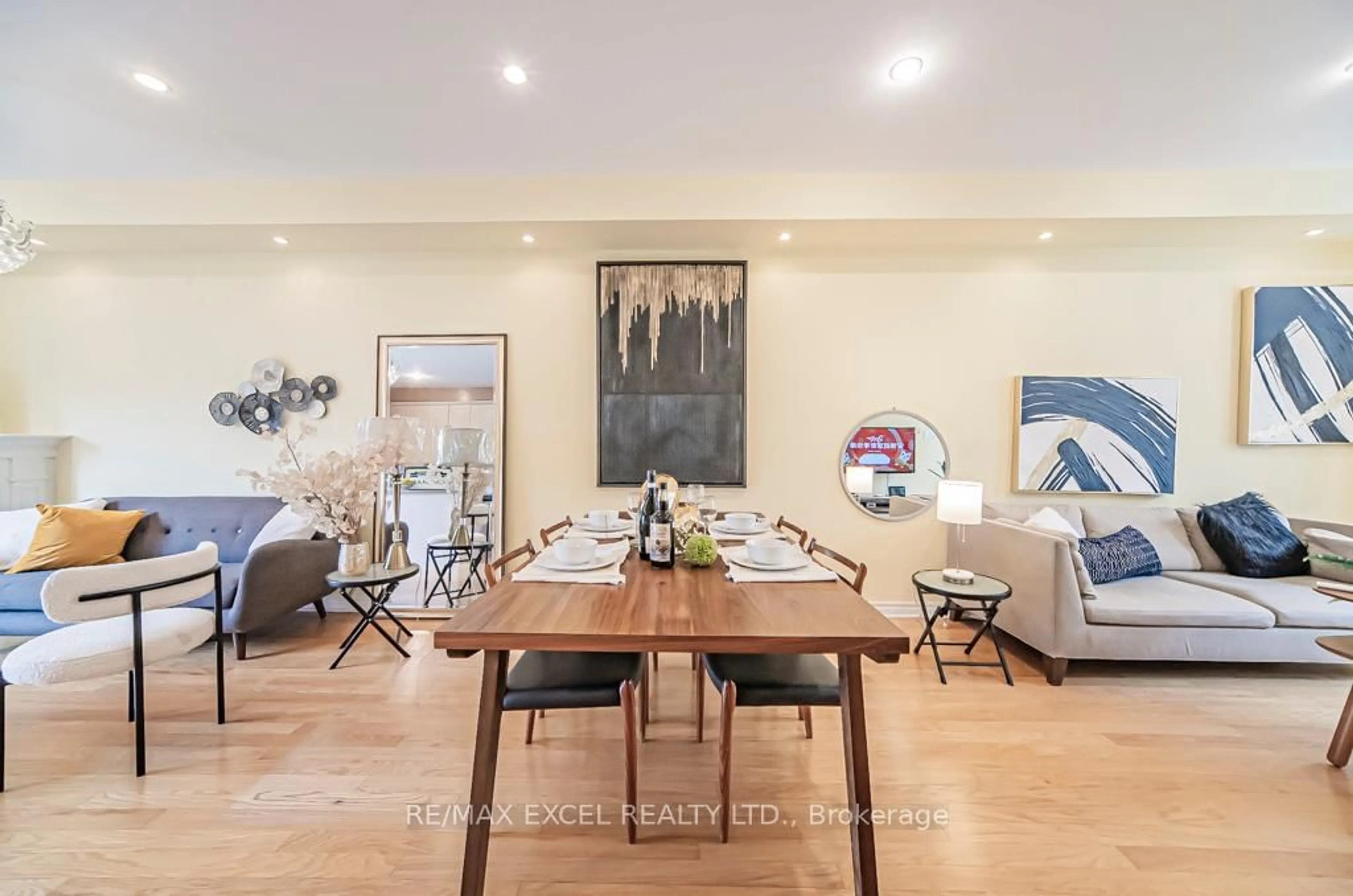 Dining room, wood/laminate floor for 28 Bond Ave, Toronto Ontario M3B 3R8