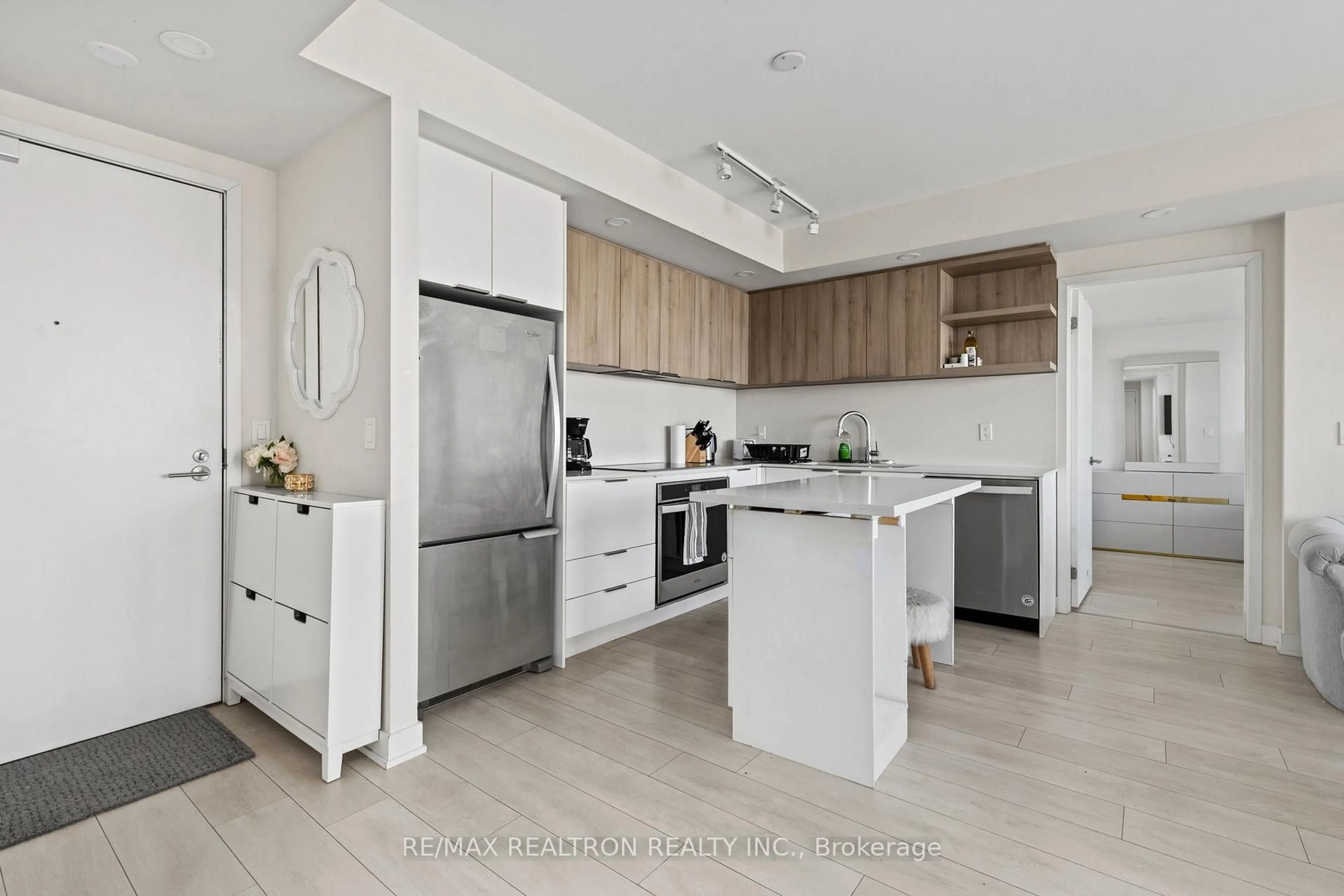 Open concept kitchen, unknown for 6 Sonic Way #2103, Toronto Ontario M3C 0P1