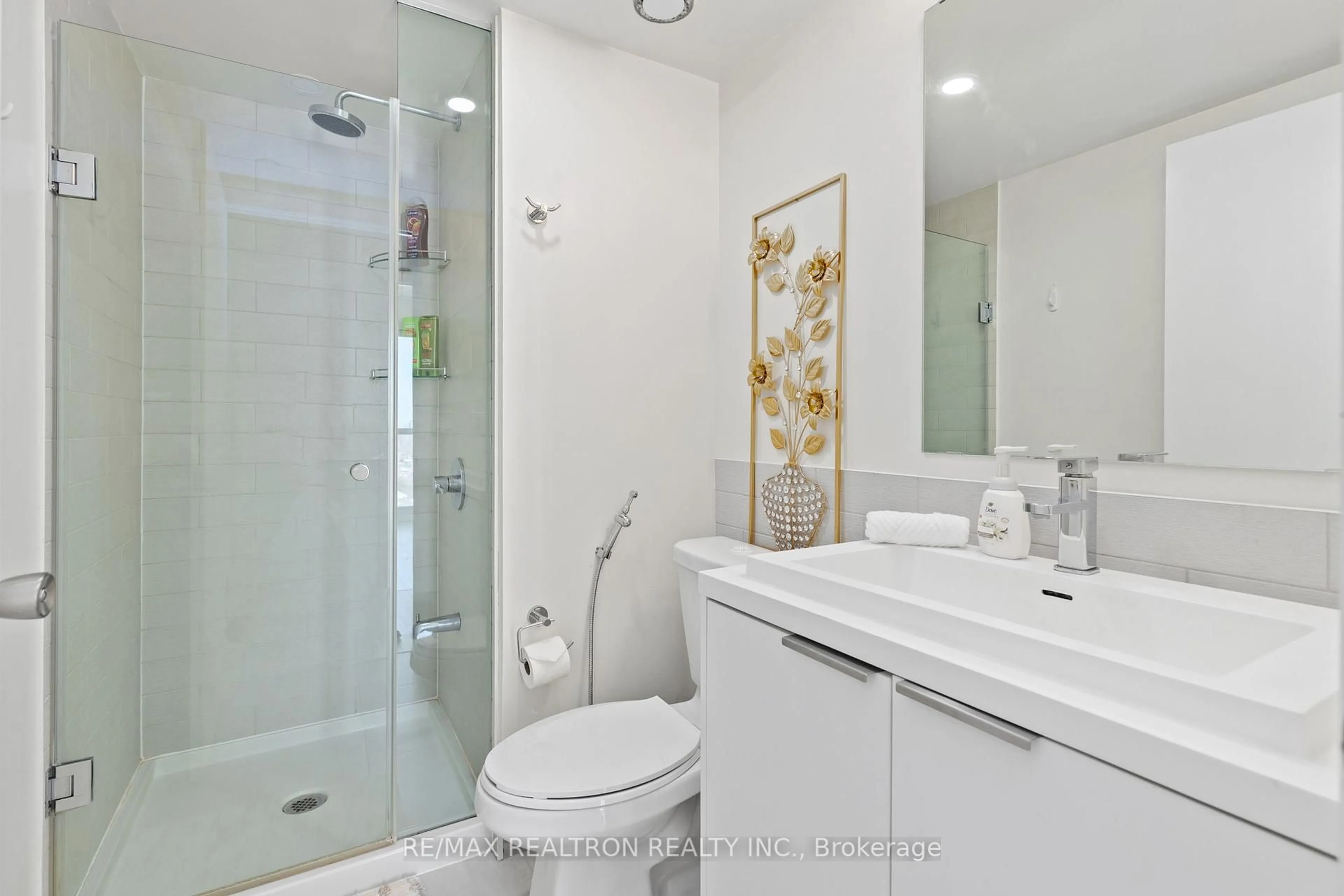 Standard bathroom, ceramic/tile floor for 6 Sonic Way #2103, Toronto Ontario M3C 0P1