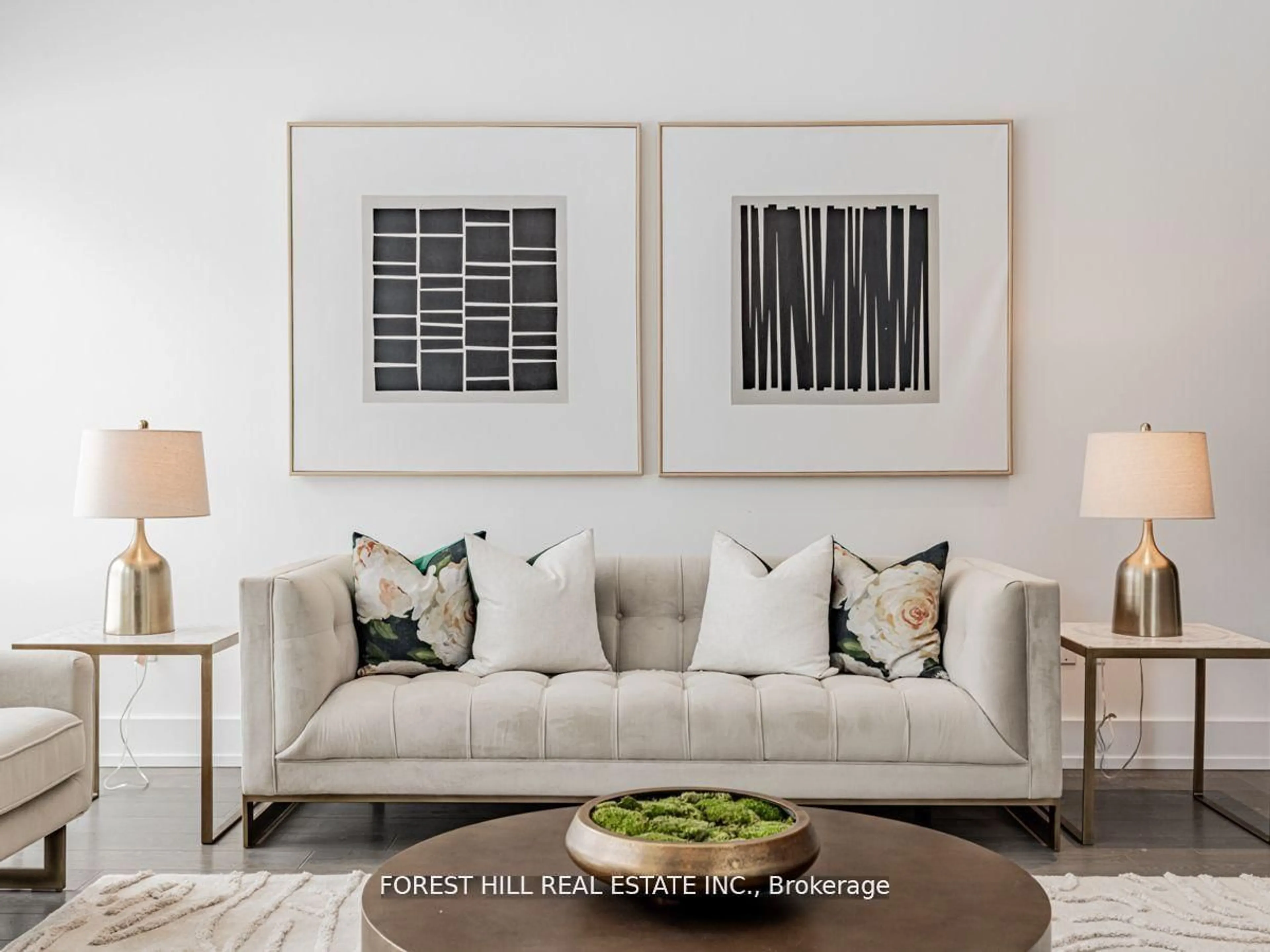 Living room with furniture, unknown for 7 Fairmeadow Ave, Toronto Ontario M2P 0A5