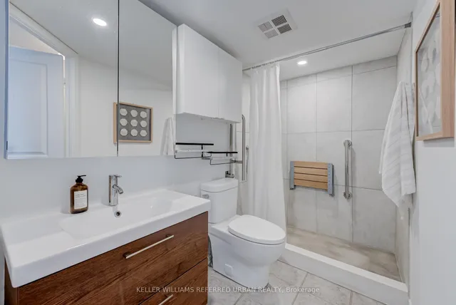 Additional property image - 140 Bathurst St Unit 703