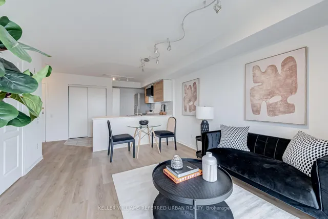 Additional property image - 140 Bathurst St Unit 703