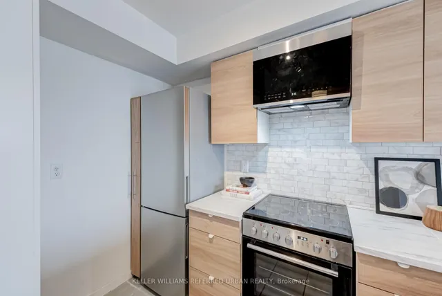 Additional property image - 140 Bathurst St Unit 703