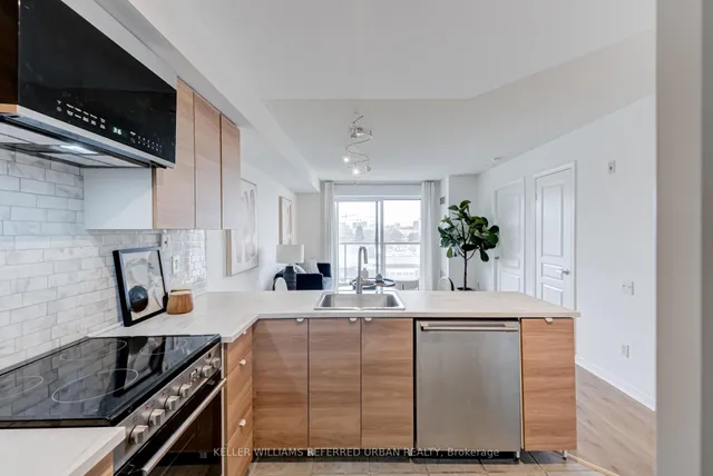 Additional property image - 140 Bathurst St Unit 703