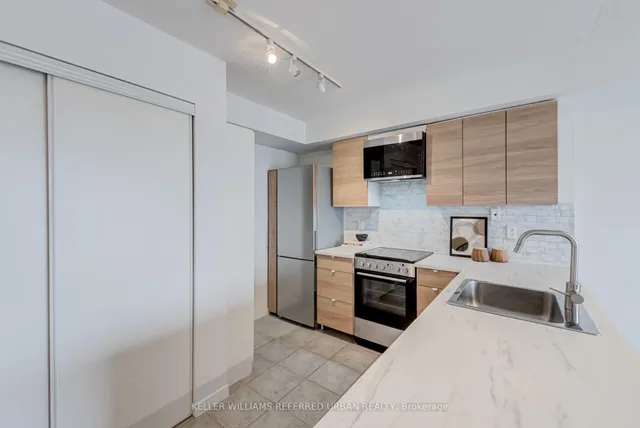 Additional property image - 140 Bathurst St Unit 703