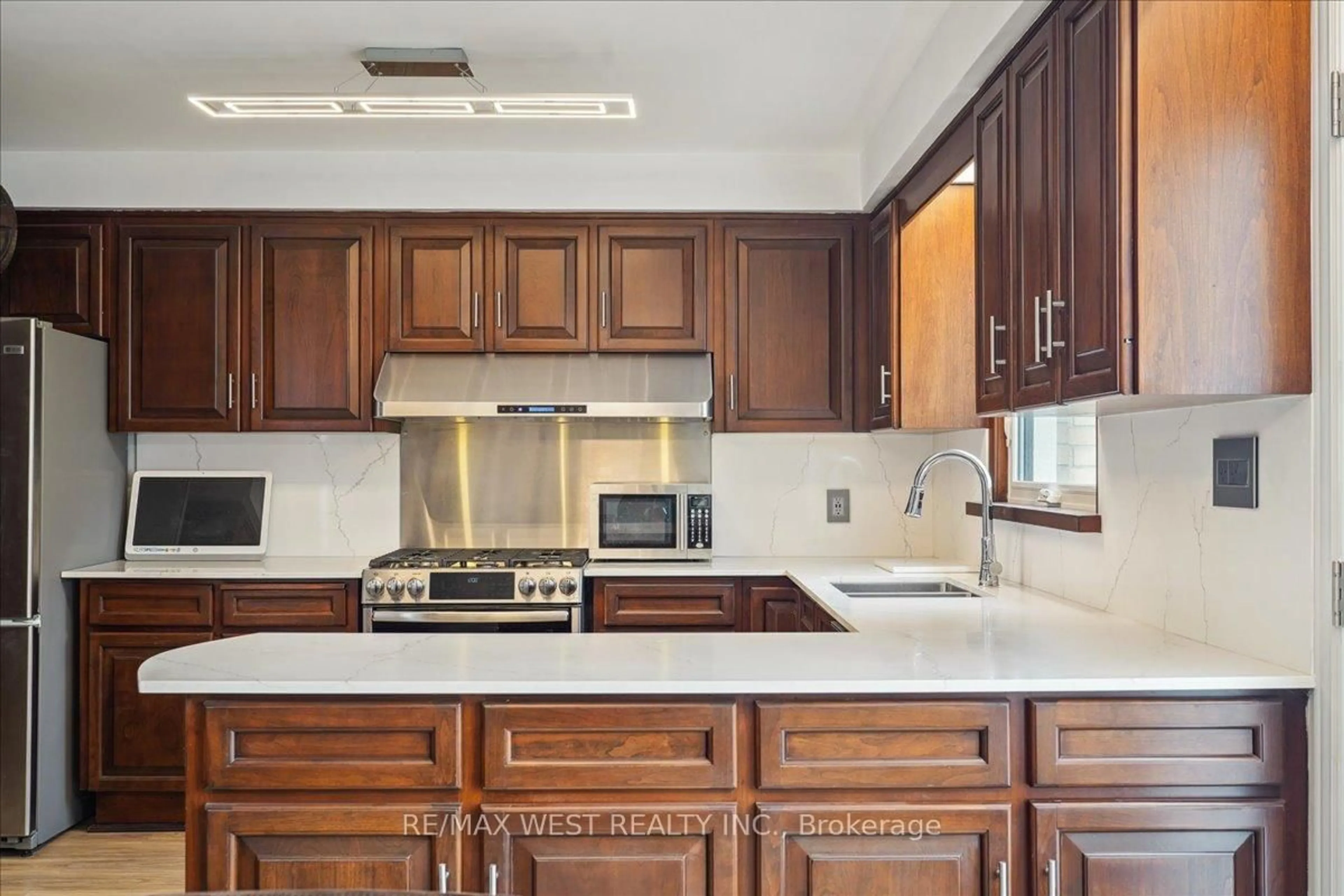 Standard kitchen, ceramic/tile floor for 40 Arlstan Dr, Toronto Ontario M3H 4V9