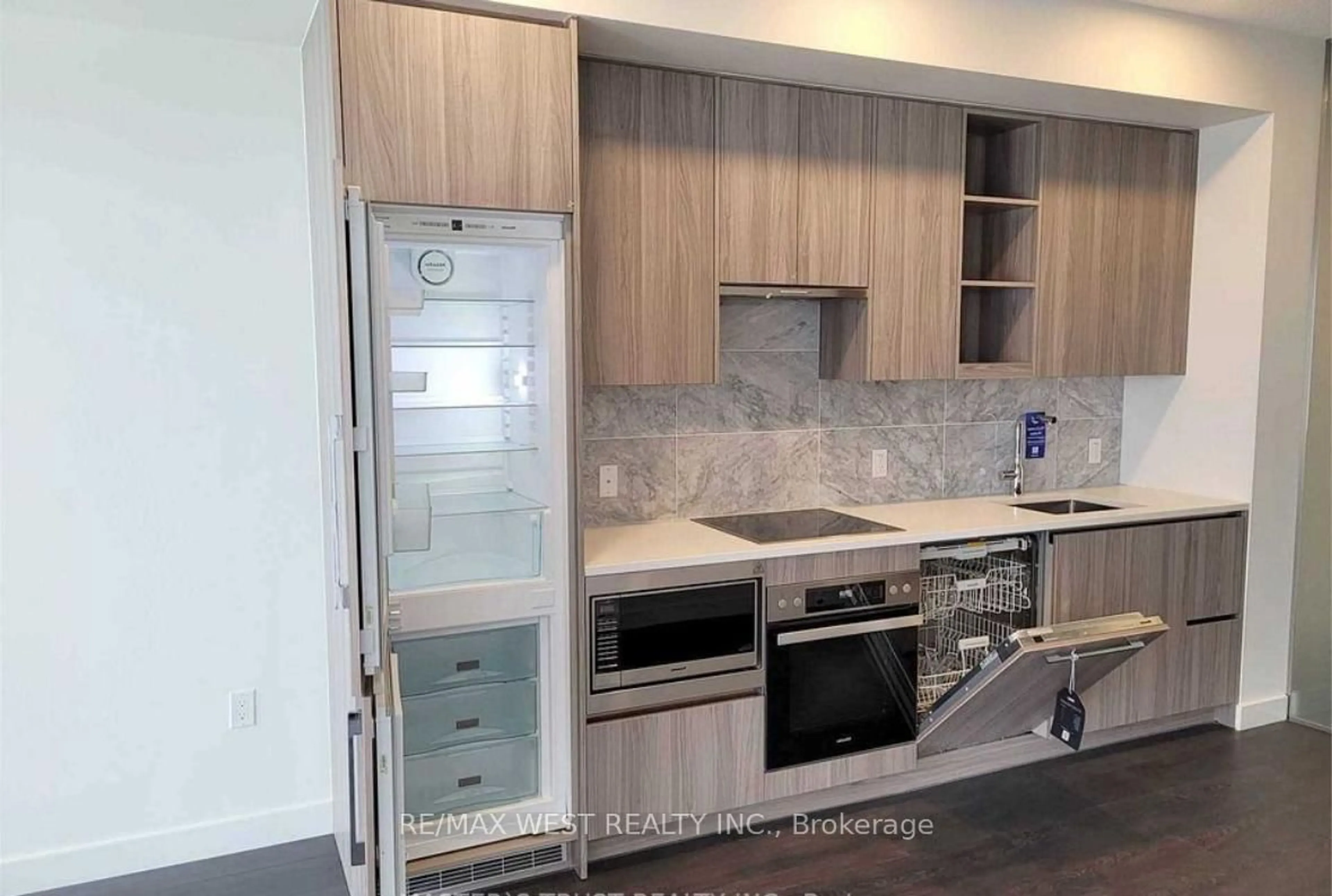 Standard kitchen, unknown for 95 Mcmahon Dr #1607, Toronto Ontario M2K 0E4