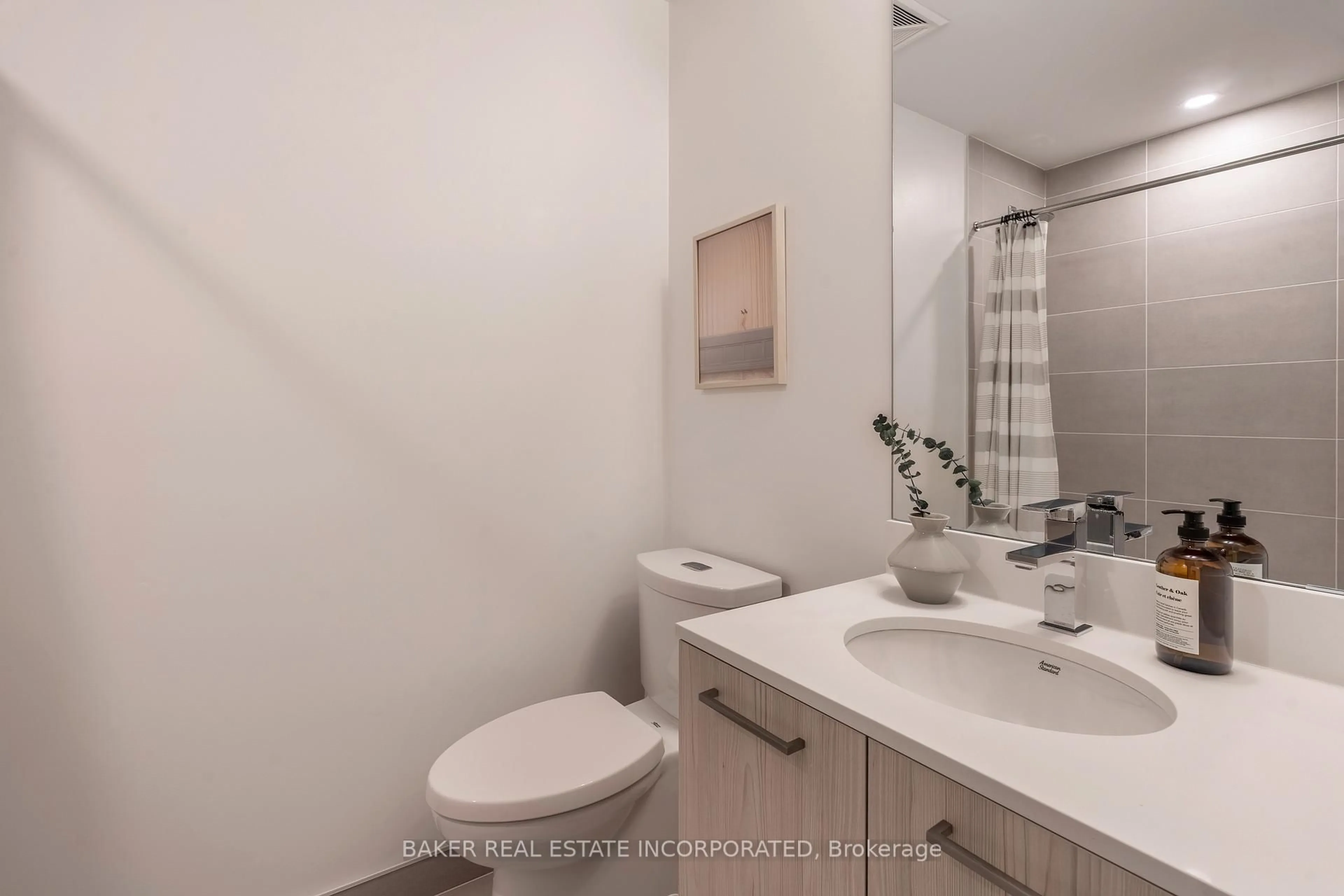 Standard bathroom, ceramic/tile floor for 65 Mutual St #405, Toronto Ontario M5B 0E5