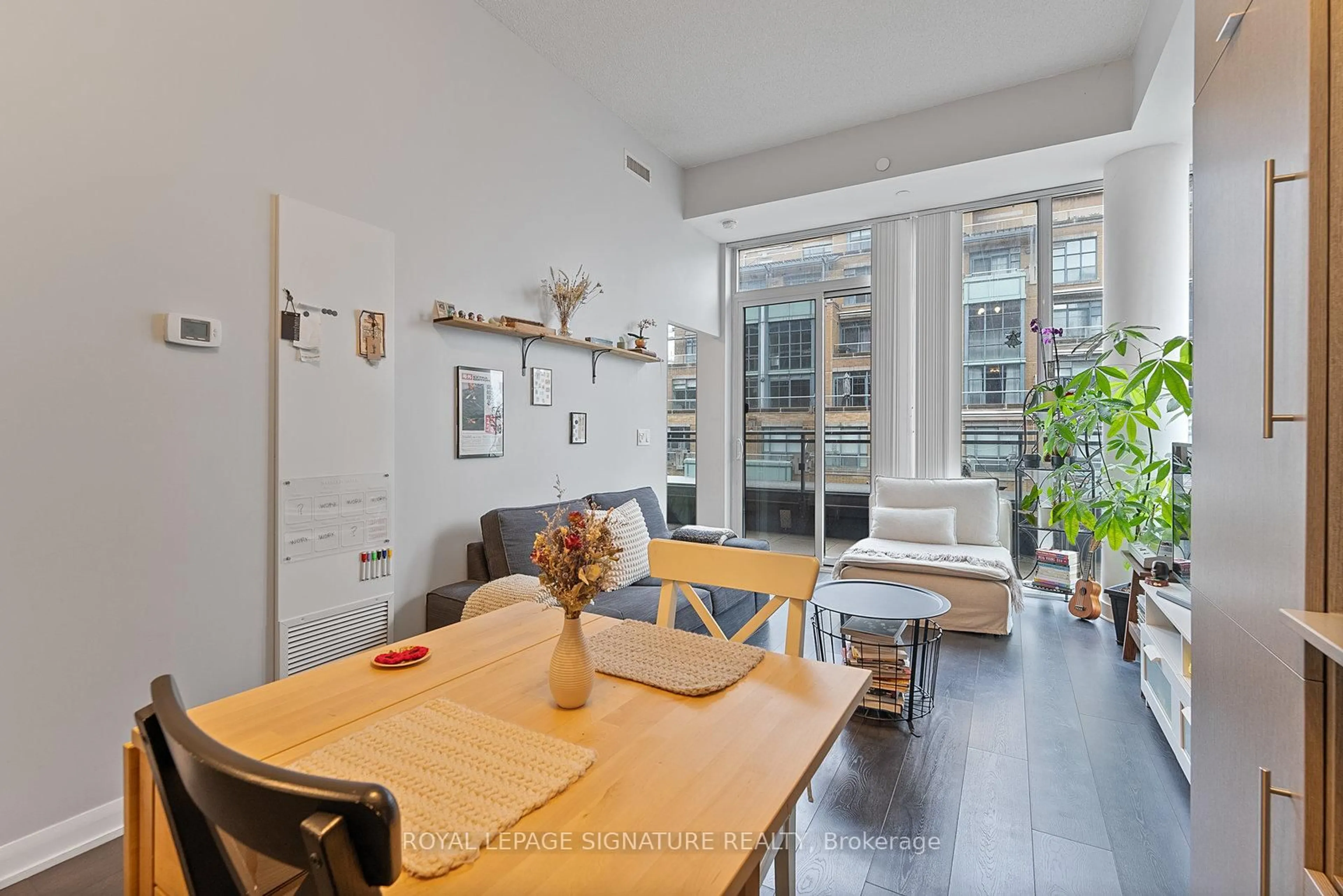 Unknown for 435 Richmond St #1203, Toronto Ontario M5V 0N3