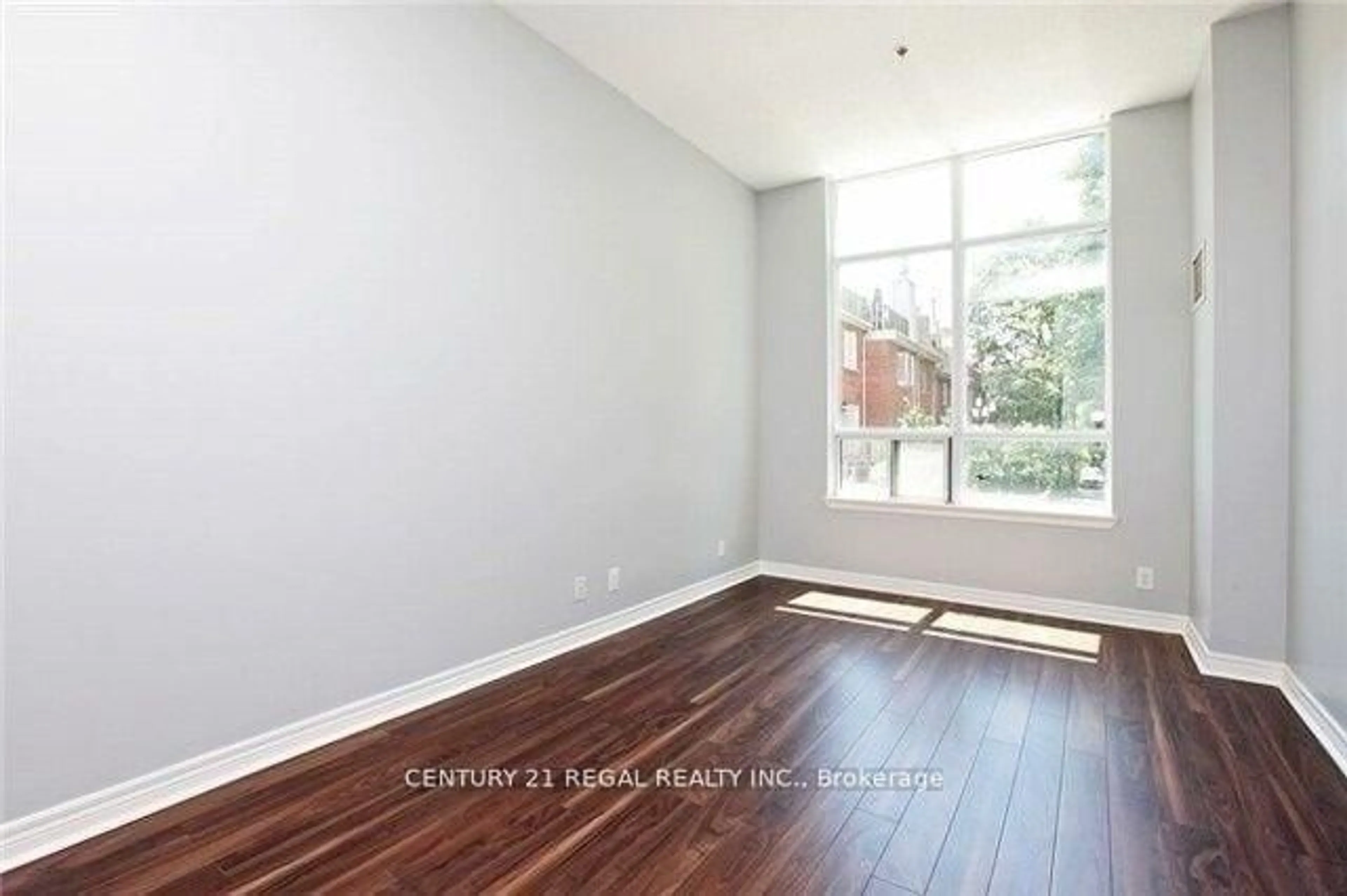 A pic of a room for 225 Wellesley St #105, Toronto Ontario M4X 1X8
