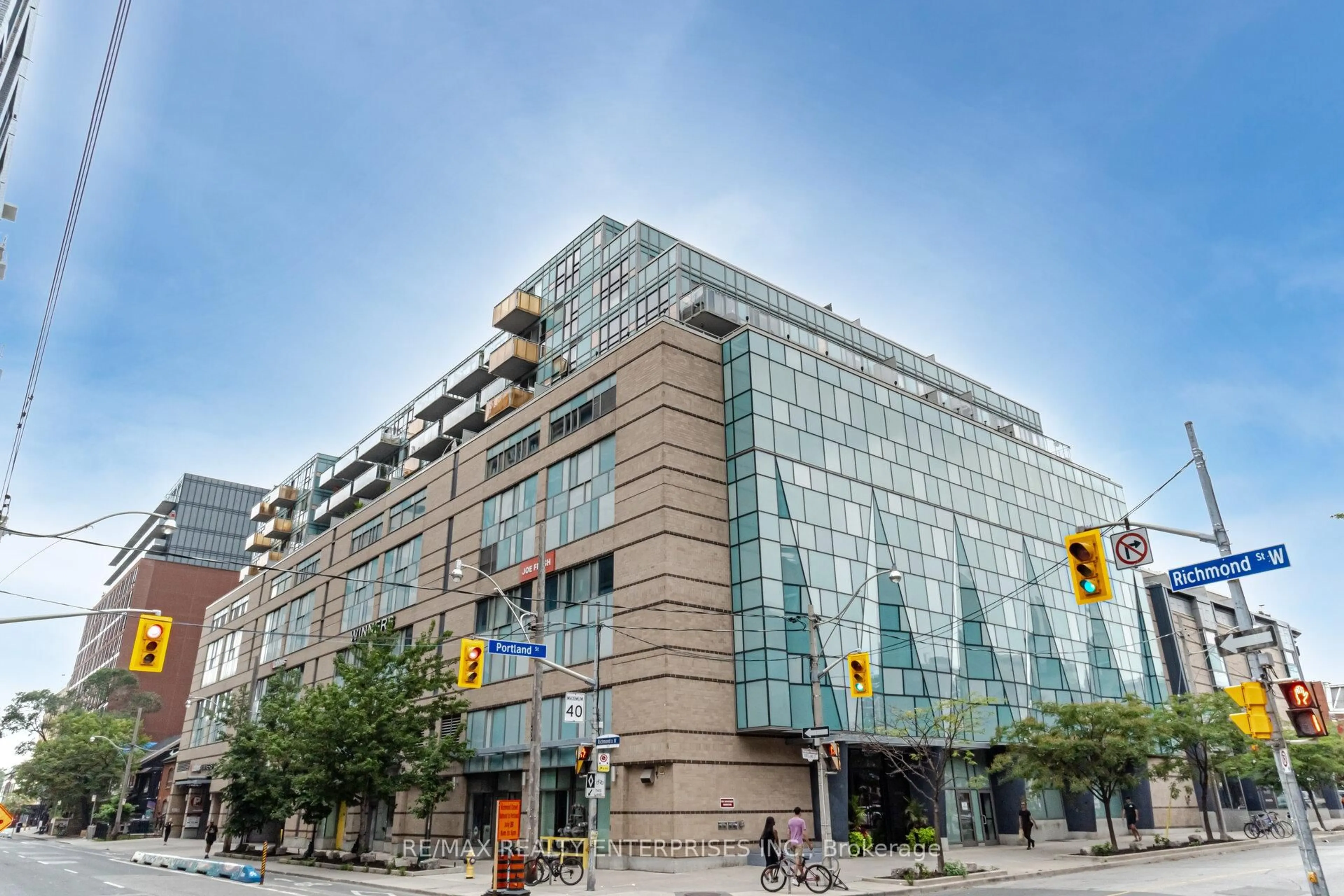 Unknown for 156 Portland St #302, Toronto Ontario M5V 2B6
