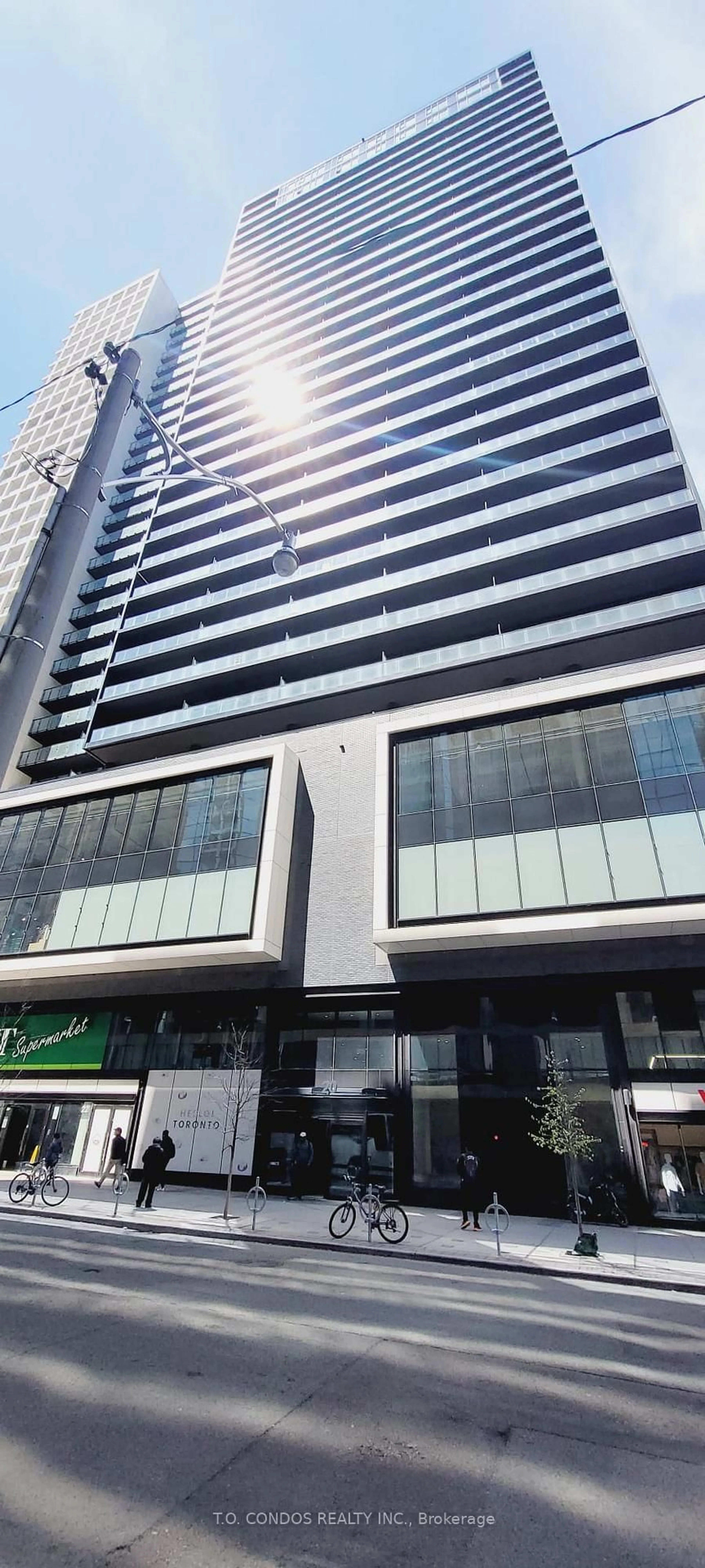 Indoor foyer for 20 Edward St #1019, Toronto Ontario M5G 1C9