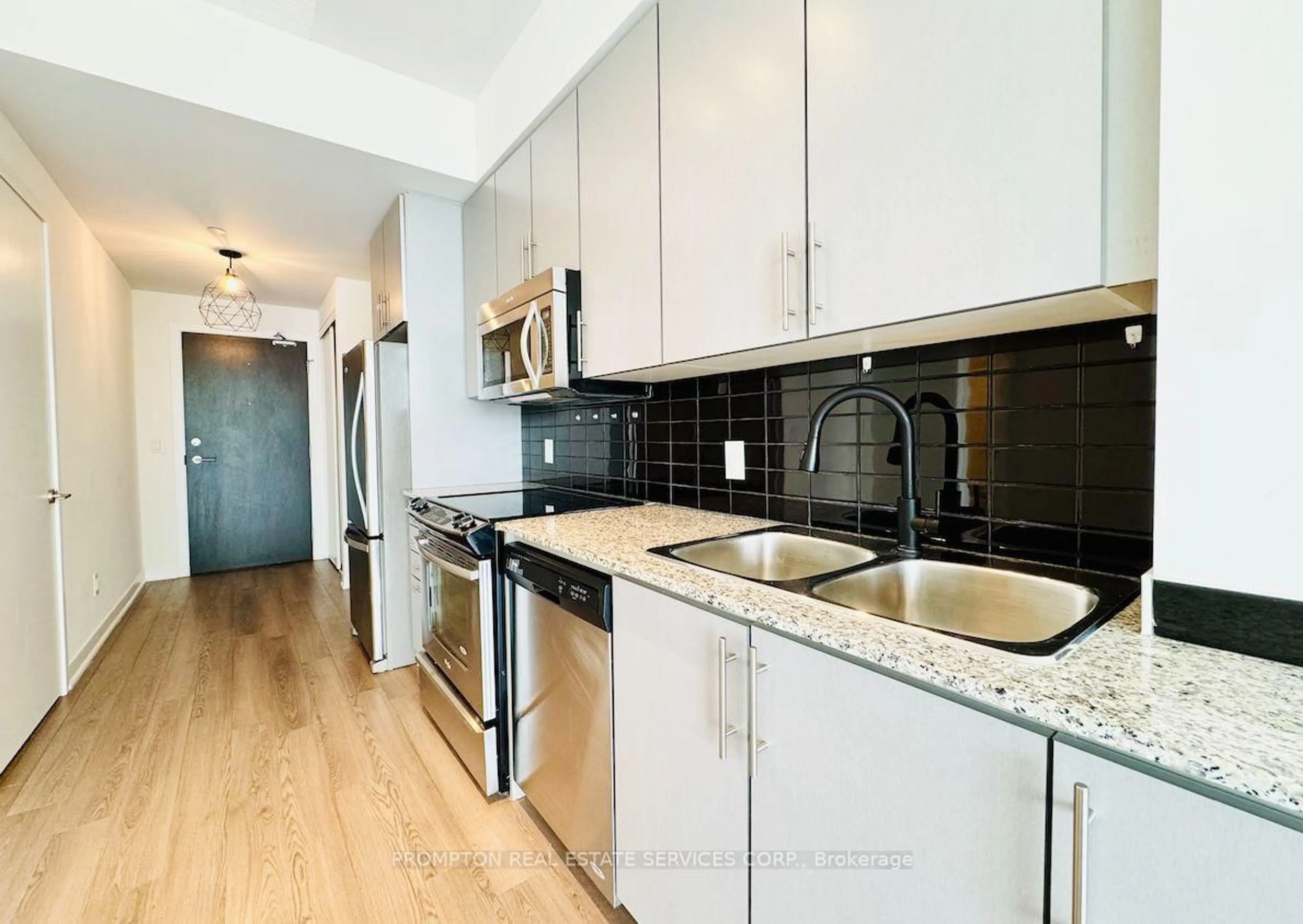 Standard kitchen, unknown for 60 Berwick Ave #1412, Toronto Ontario M5P 0A3