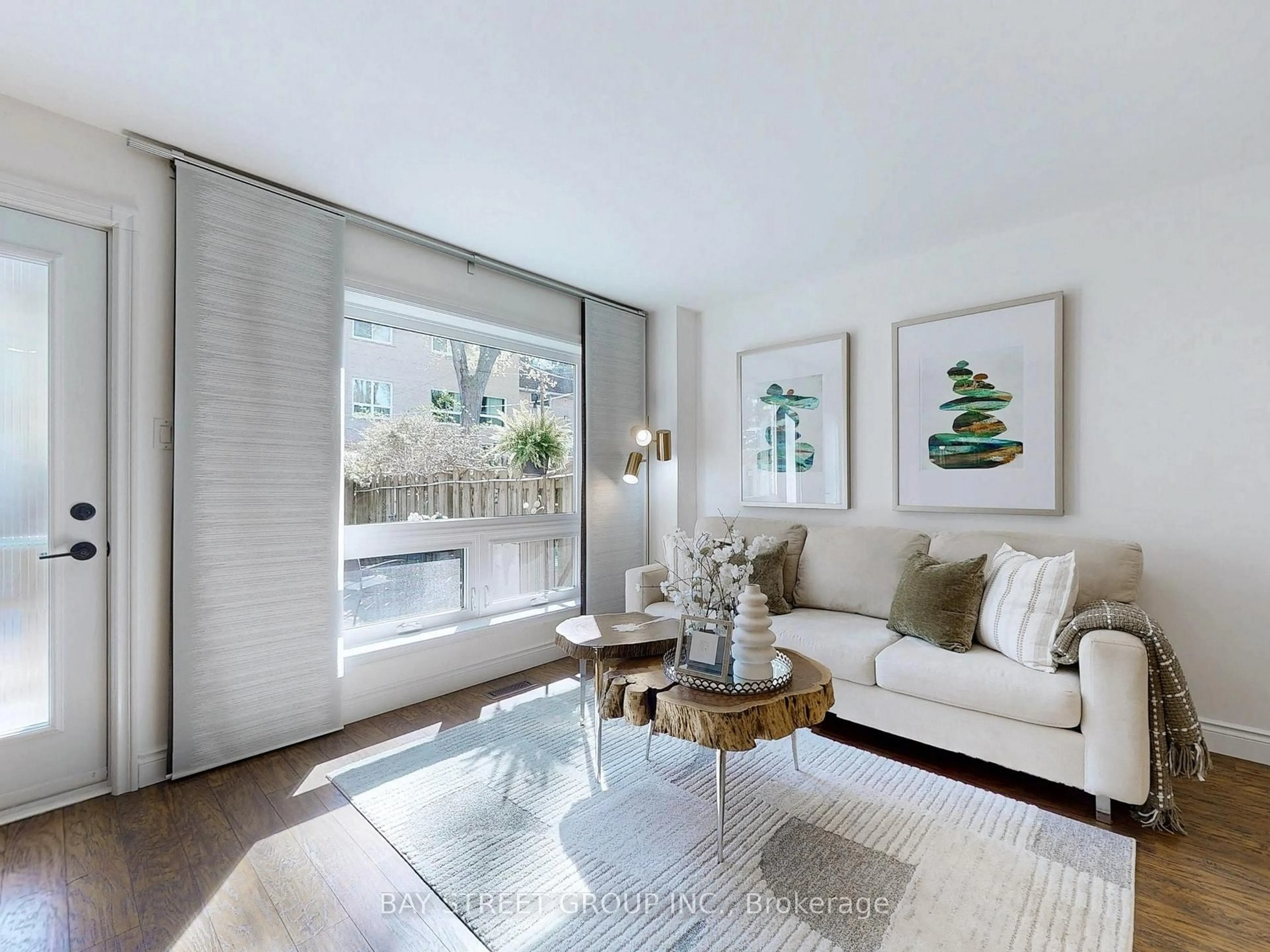 Living room with furniture, unknown for 89 Rameau Dr #4, Toronto Ontario M2H 1T6
