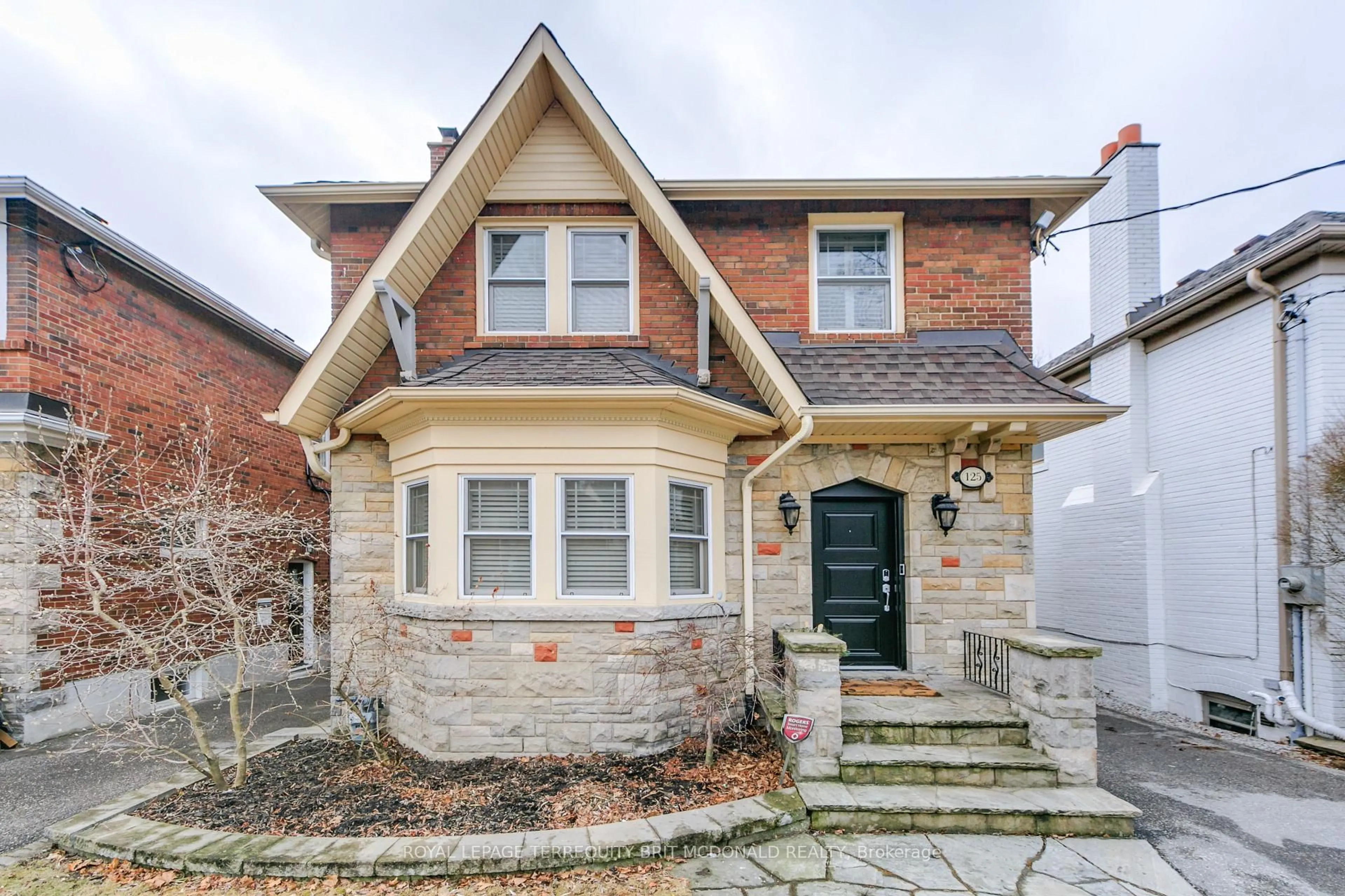 Home with brick exterior material, street for 125 Chaplin Cres, Toronto Ontario M5P 1A6