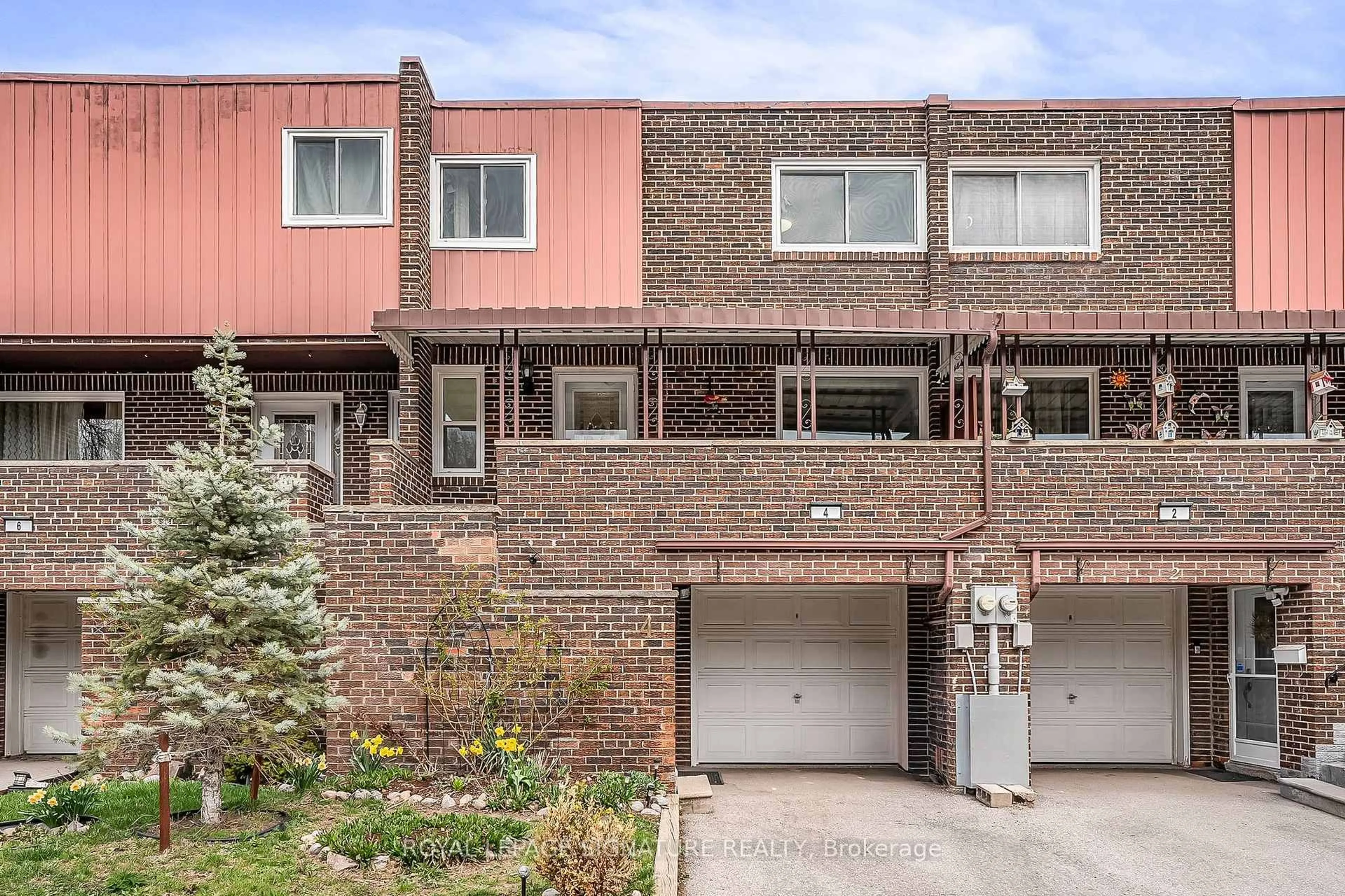 Home with brick exterior material, street for 4 Sea Robin Way, Toronto Ontario M2R 3L2
